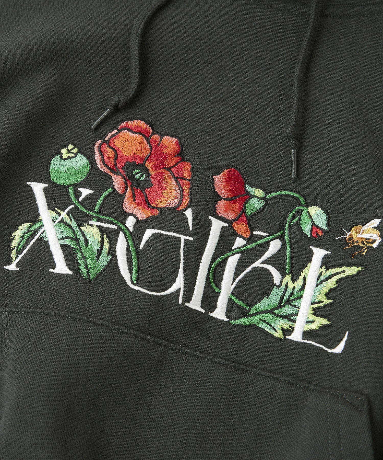 EMBROIDERED POPPY COMPACT SWEAT HOODIE