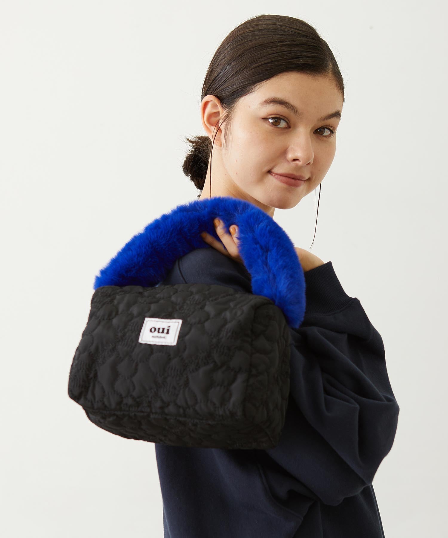 CHERRY QUILTED FUR HANDLE BAG