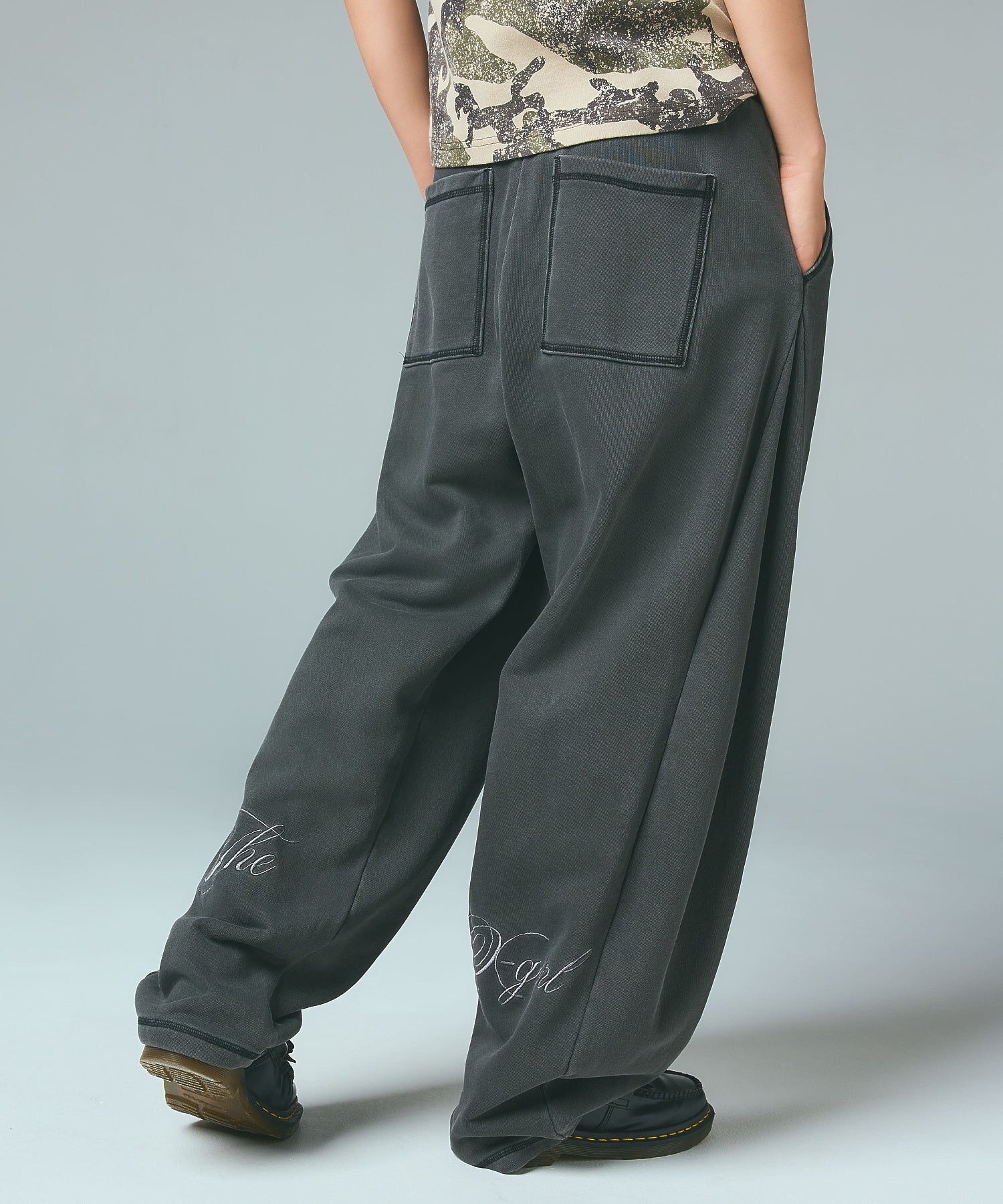 PIGMENT DYED SCRIPT LOGO SWEATPANTS