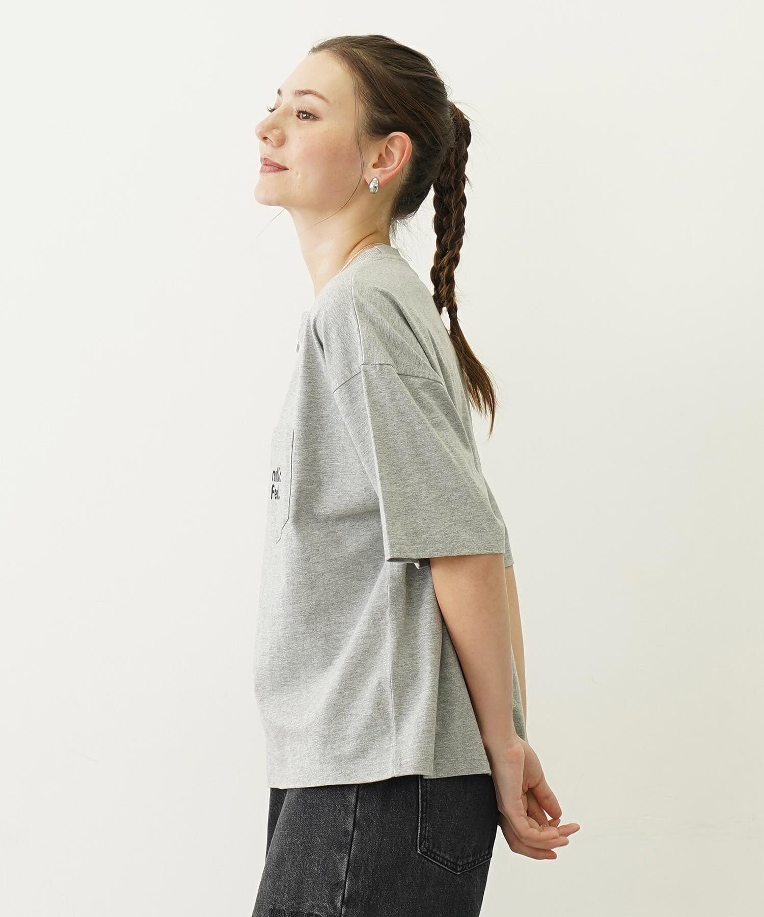 CUT OUT LOGO POCKET WIDE S/S TEE