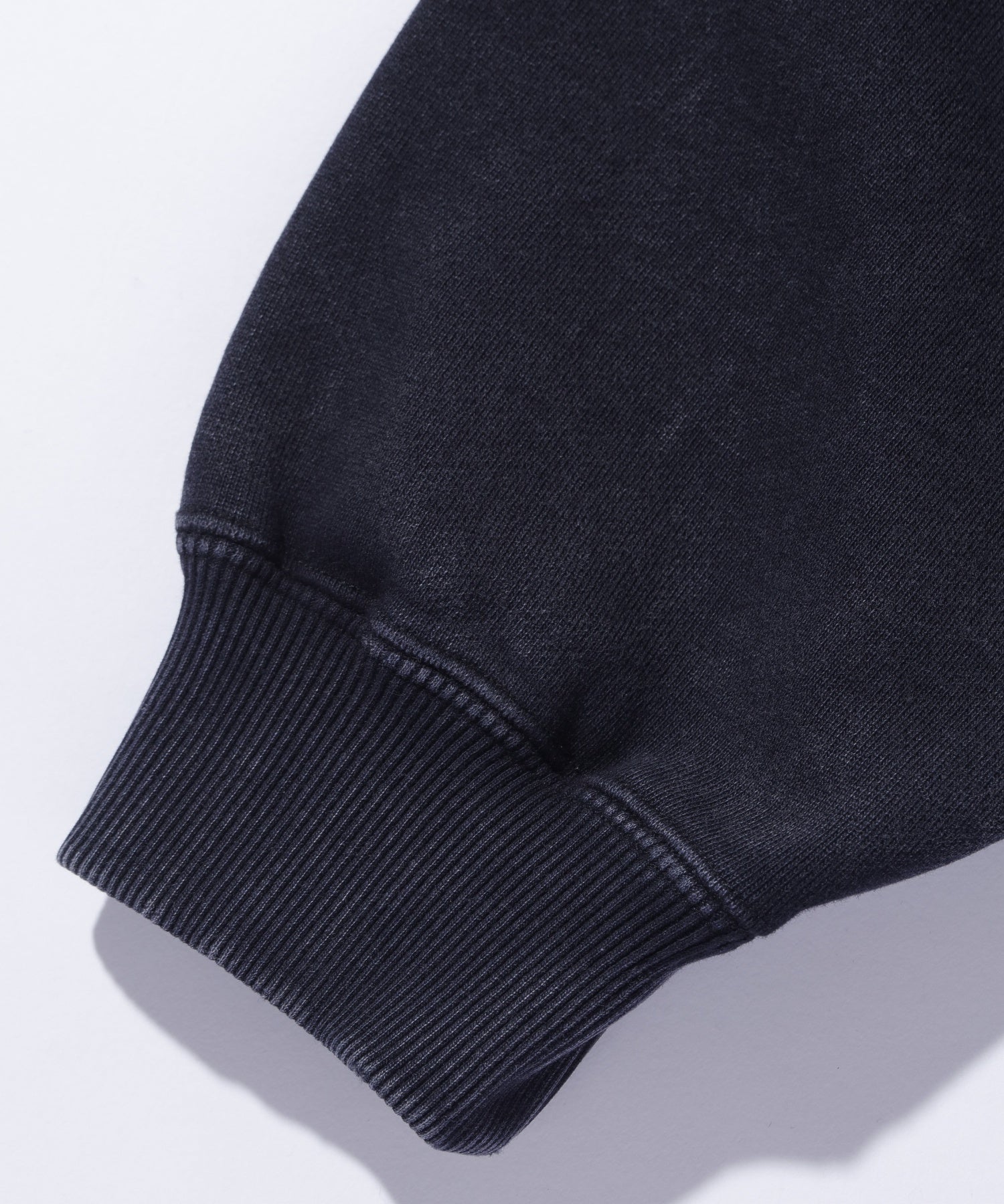 COLLEGE LOGO CREWNECK SWEATSHIRT