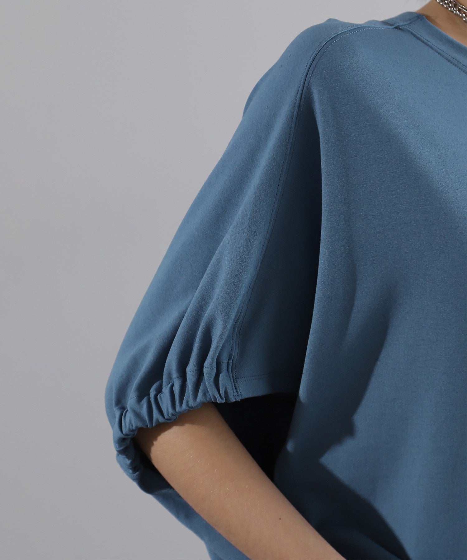 ボックスシルエットカットソー