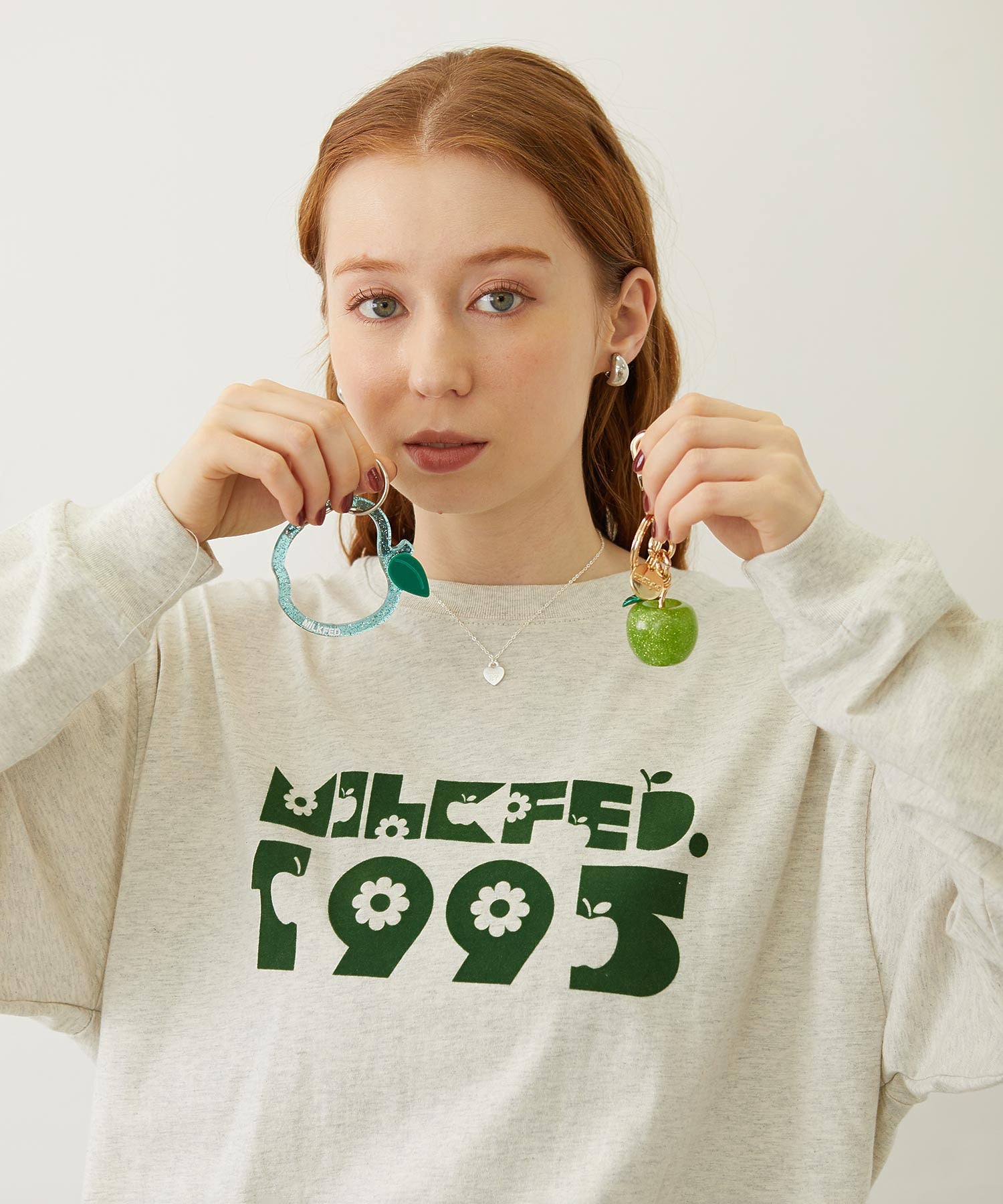 GLITTER APPLE CARABINER