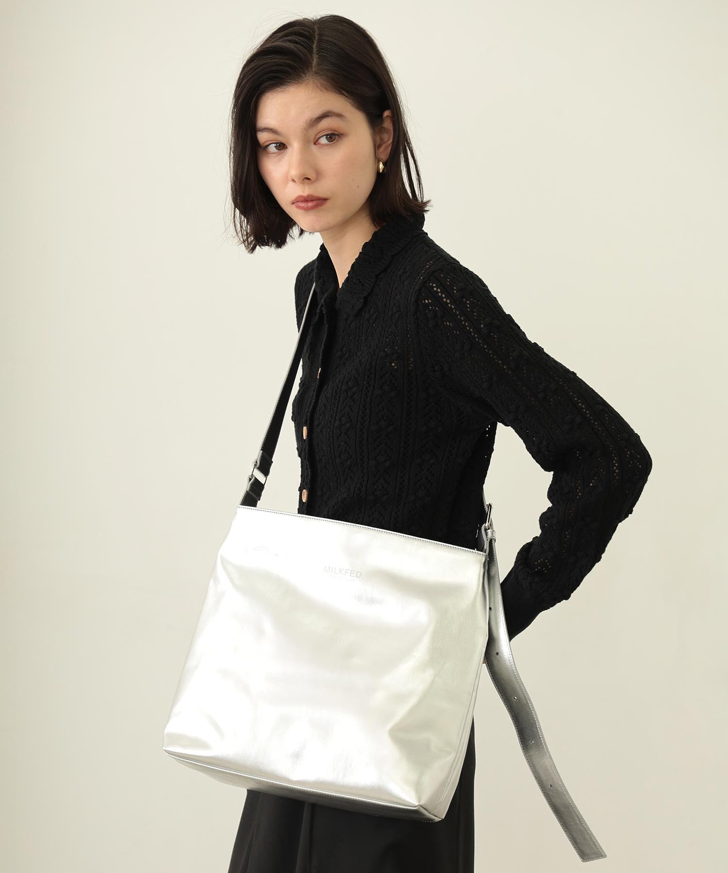 SOLID SHOULDER BAG