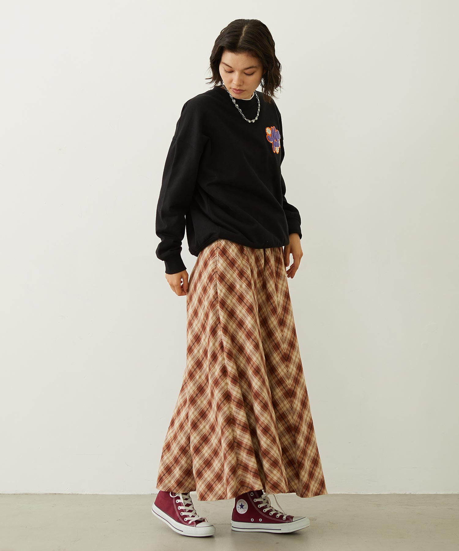 FLOWER LOGO CHENILLE EMBROIDERY SWEAT TOP