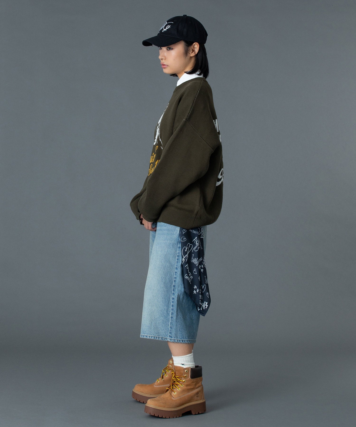 CURSIVE LOGO AND FACE JACQUARD KNIT TOP