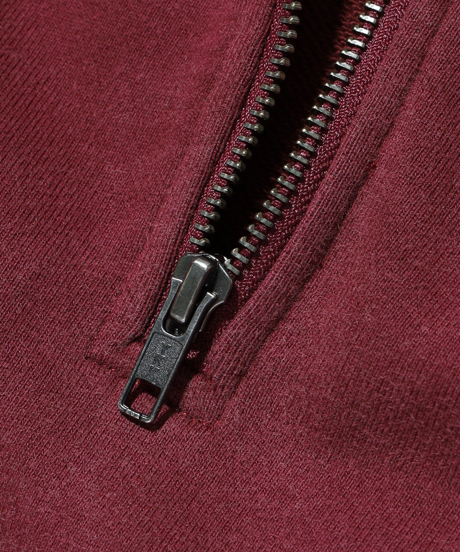 HALF ZIP HOODED SWEATSHIRT