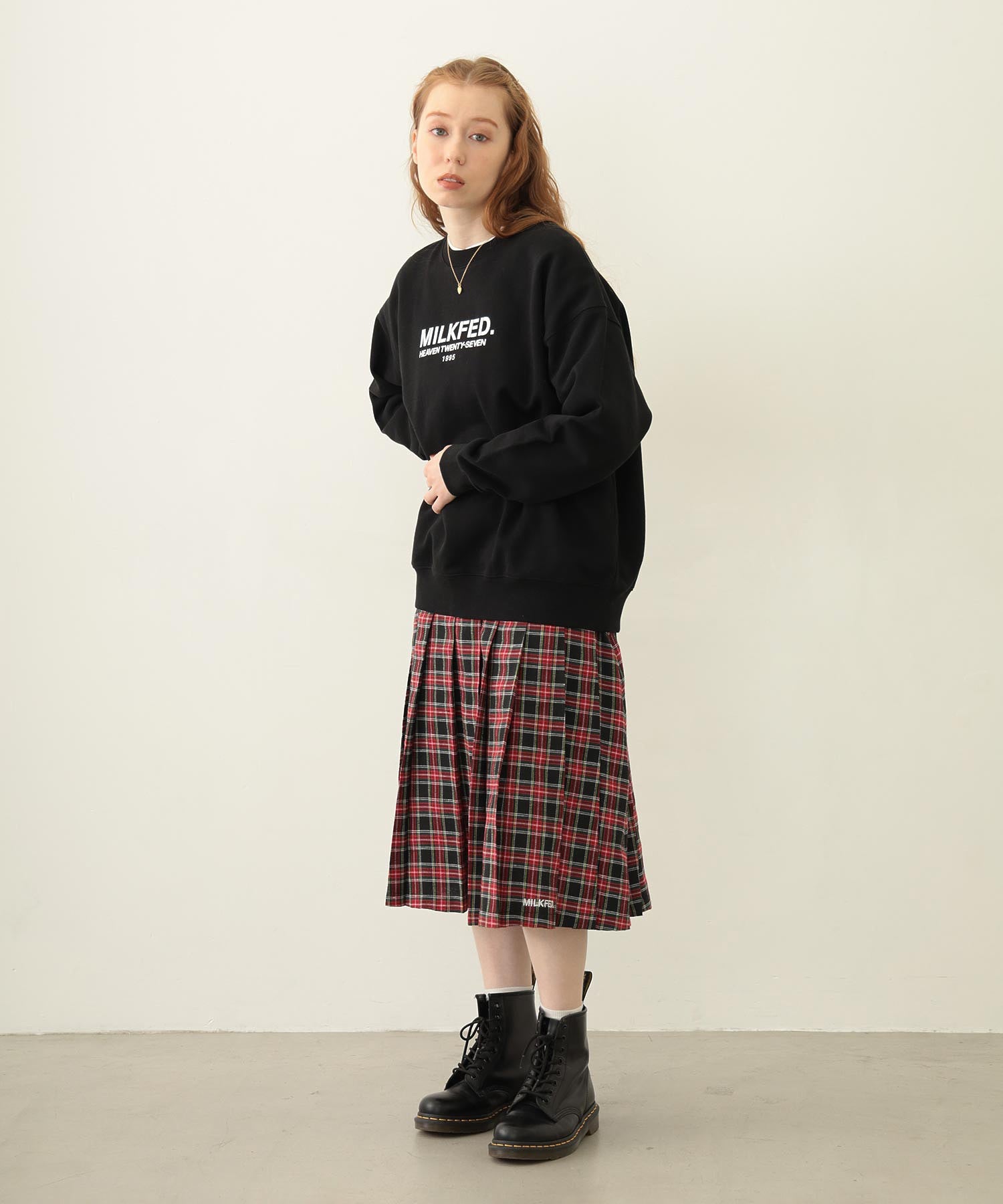 STENCIL LOGO WIDE CREW SWEAT TOP