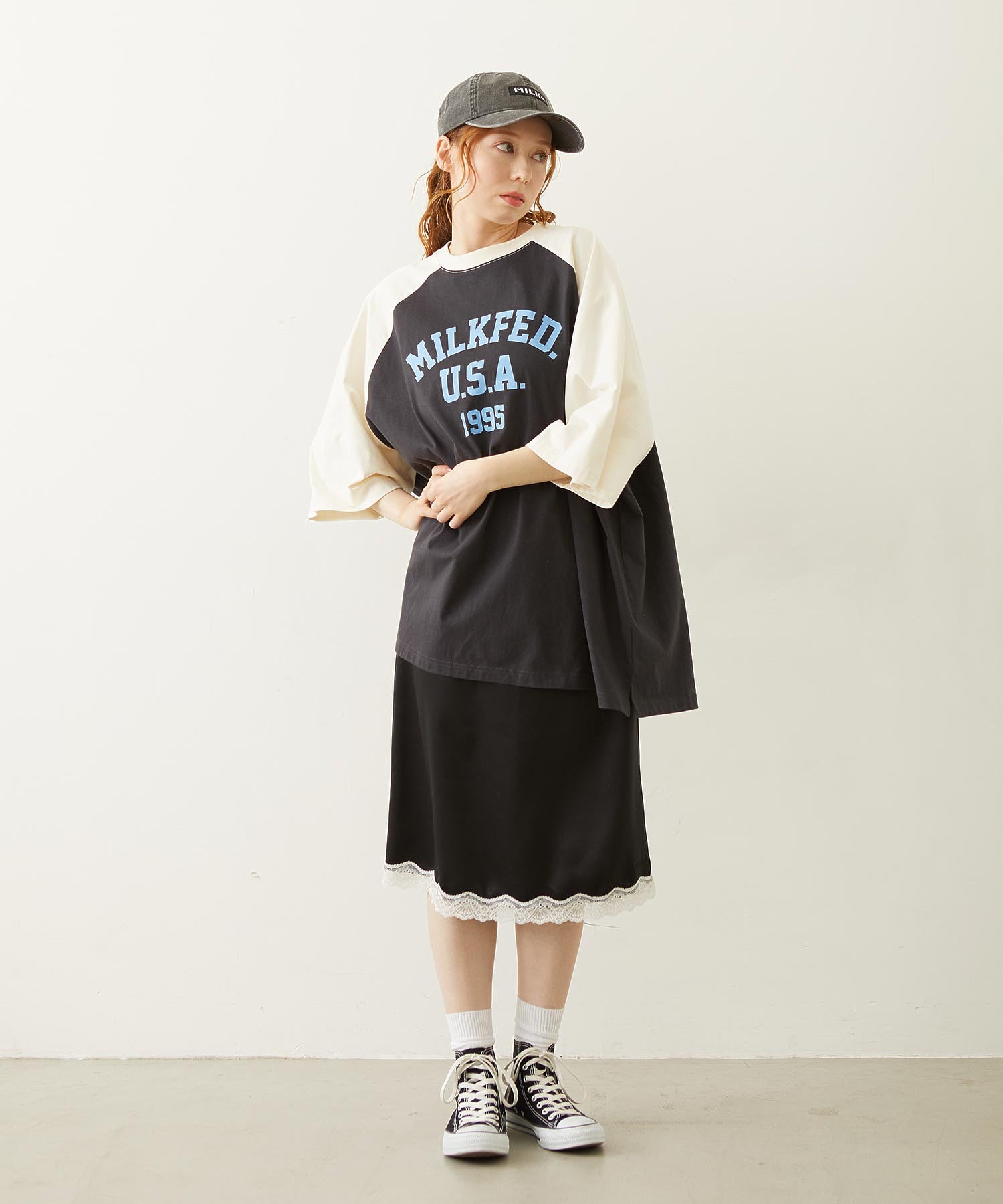 COLLEGE LOGO BIG S/S TOP