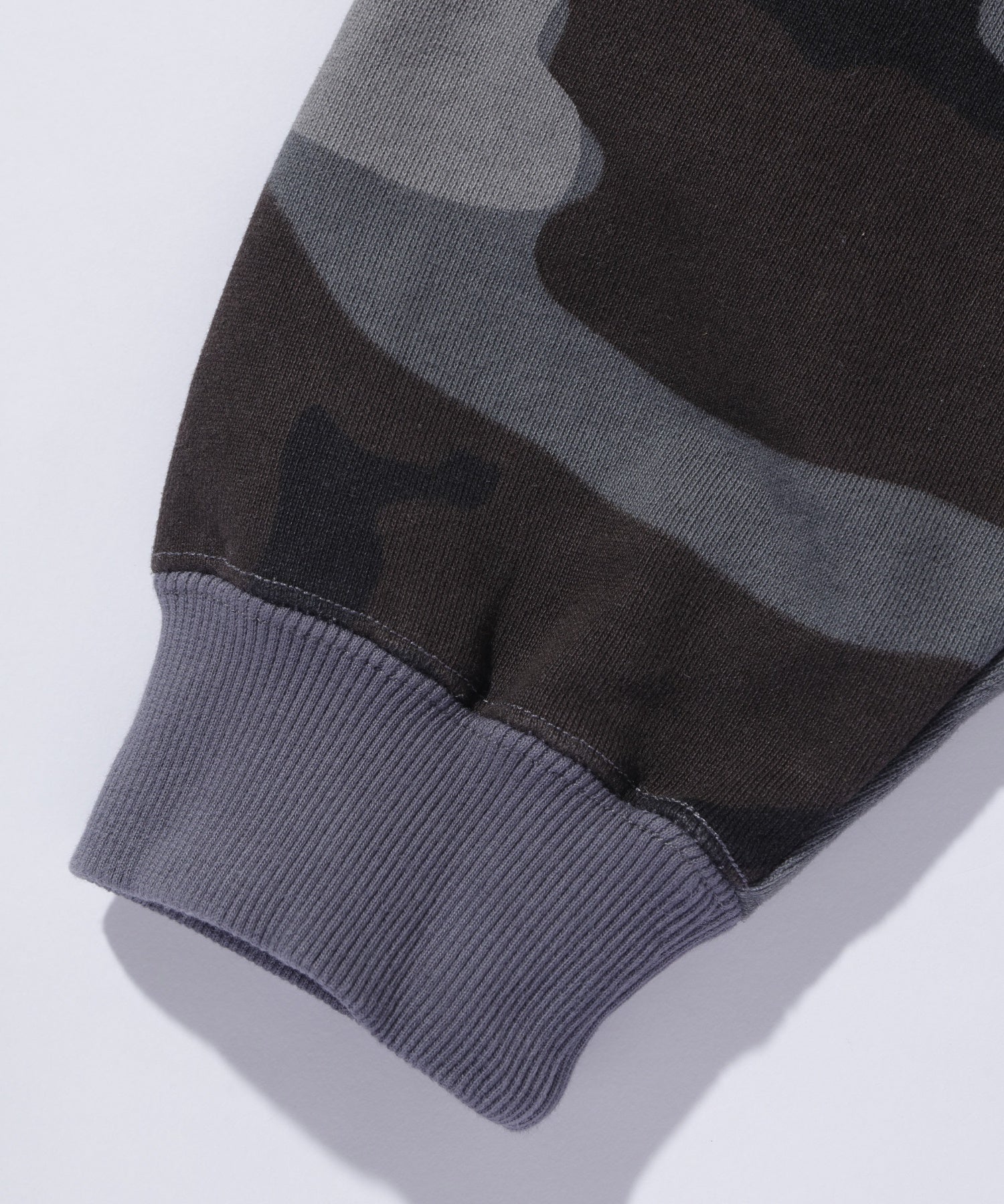 CAMO ZIP UP HOODED SWEATSHIRT