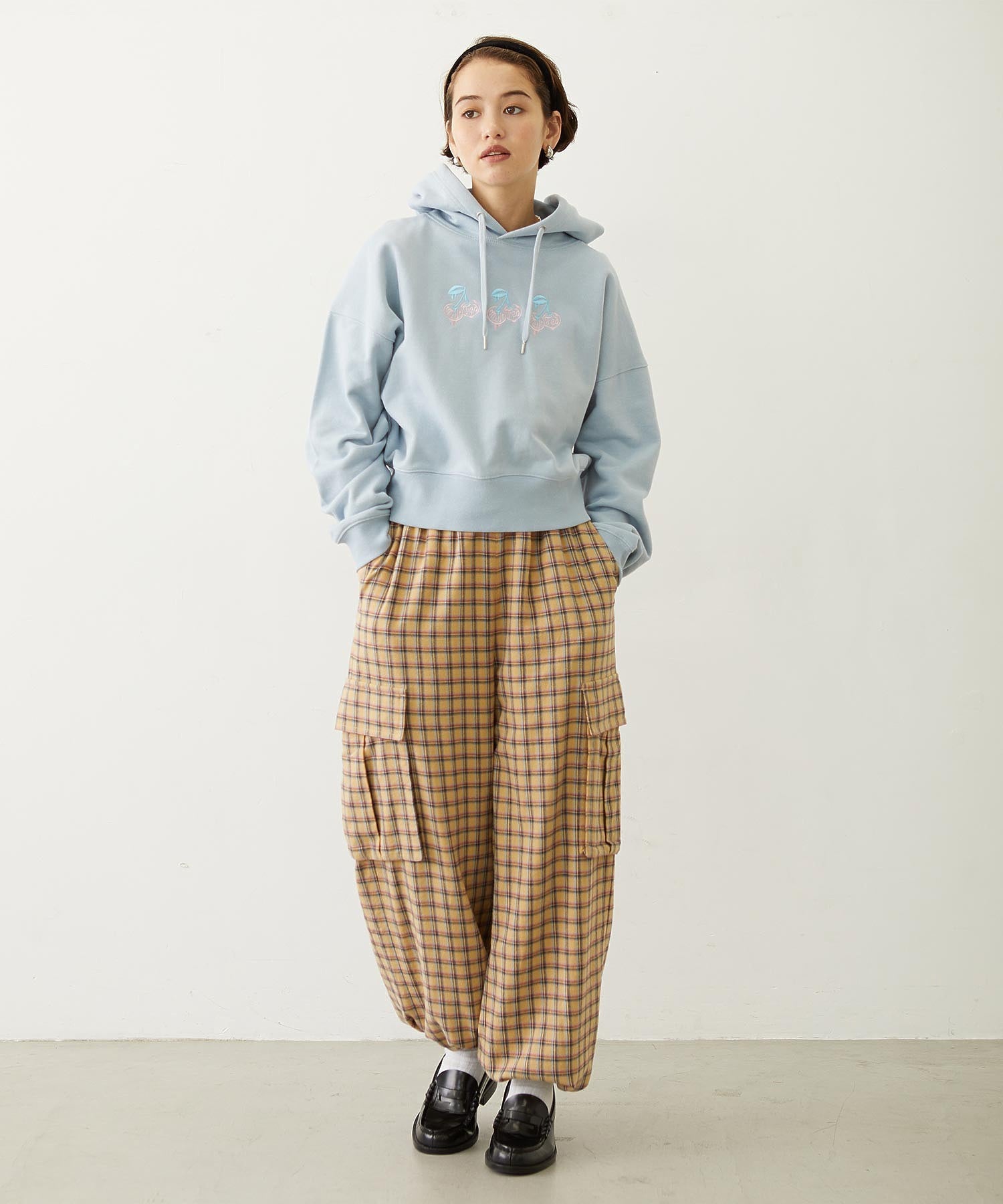 MELTY CHERRY SHORT SWEAT HOODIE