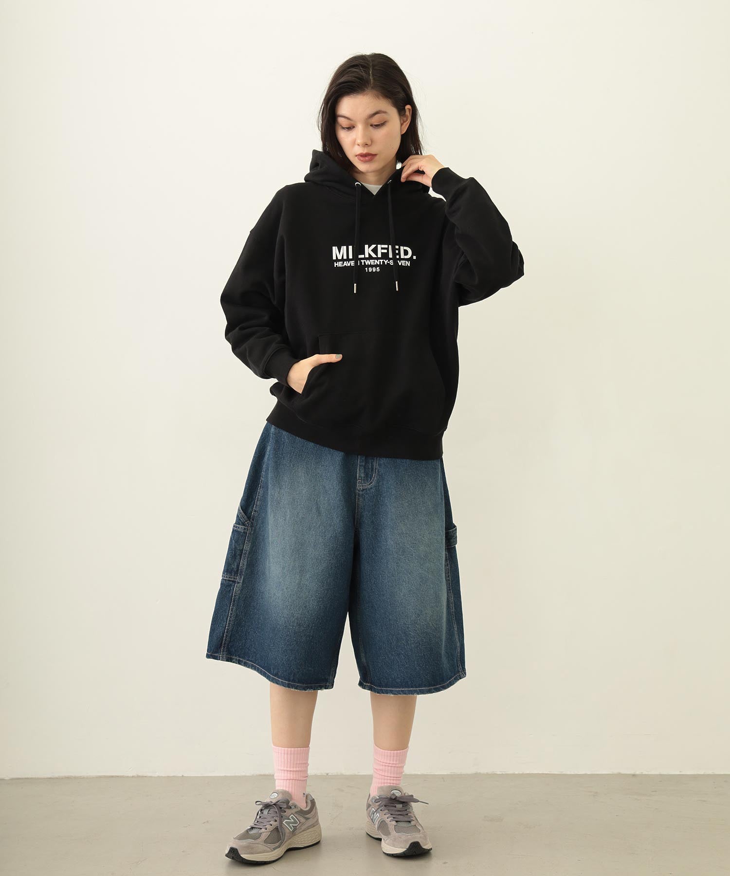 STENCIL LOGO WIDE SWEAT HOODIE