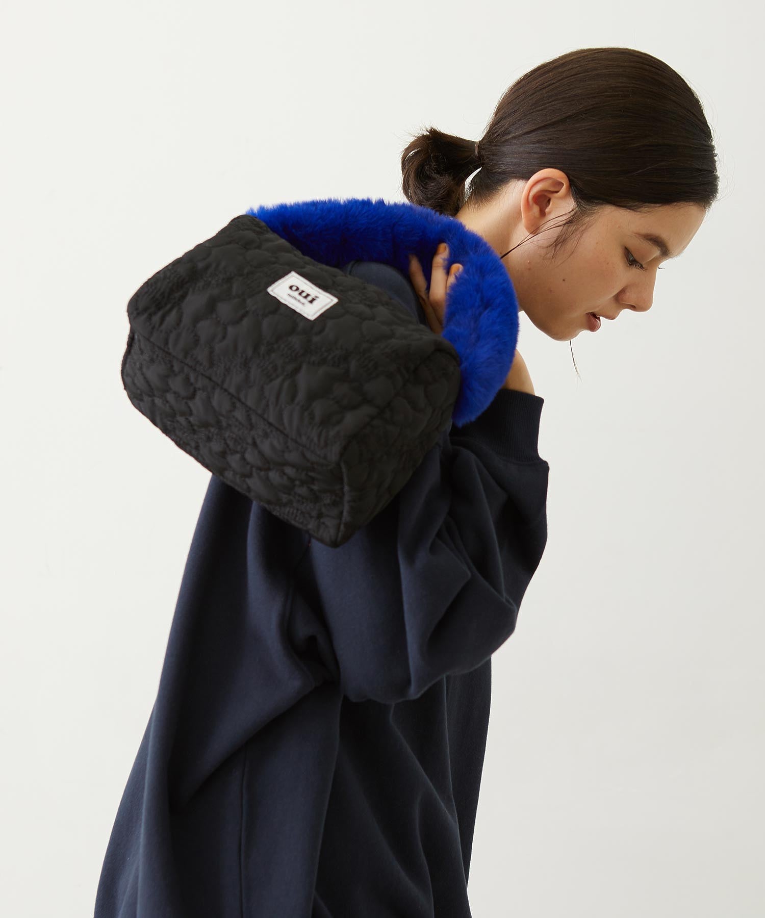 CHERRY QUILTED FUR HANDLE BAG