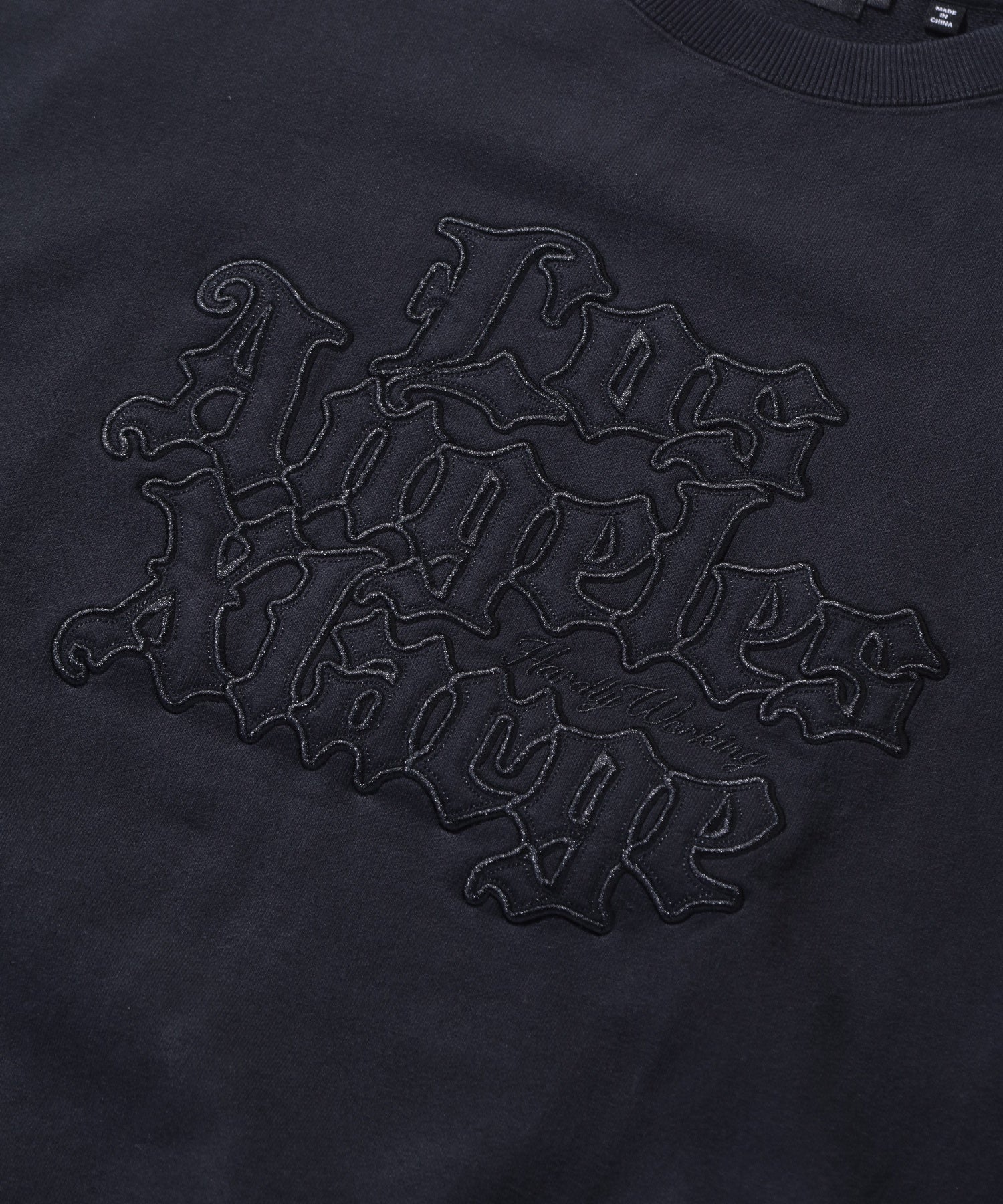 PATCHED OLD ENGLISH CREWNECK SWEATSHIRT