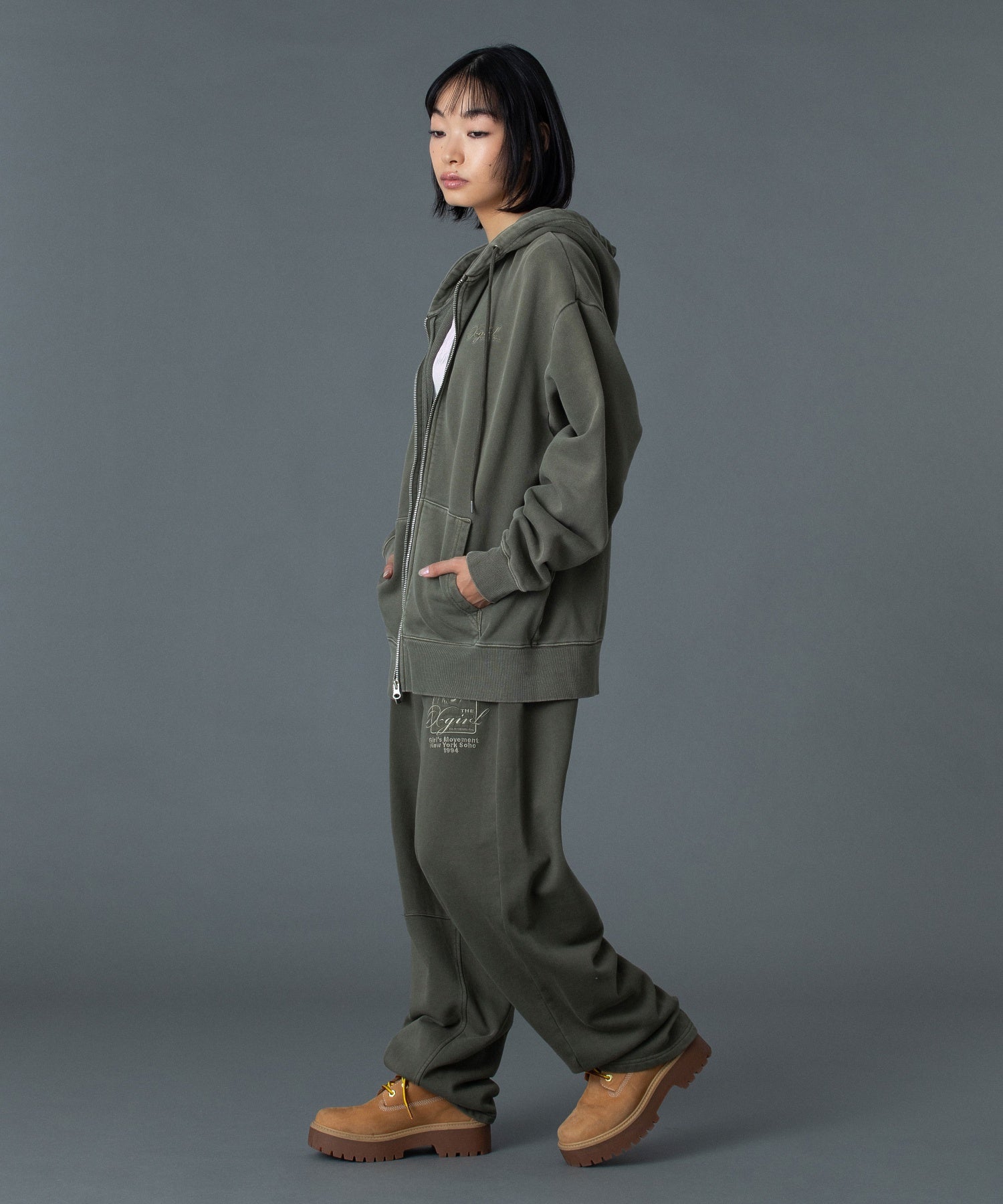 PIGMENT DYED FACE AND LOGO SQUARE PATCH SWEATPANTS