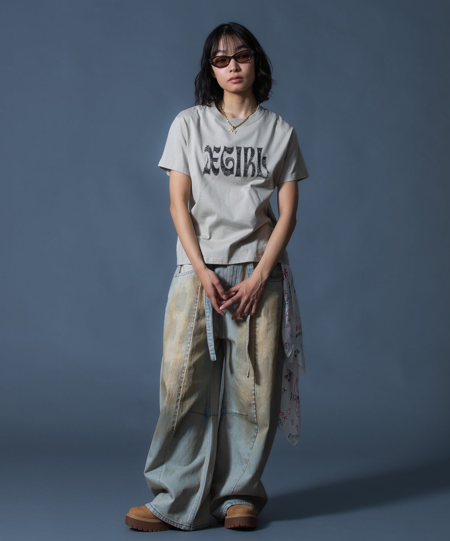 STUDDED LOGO S/S TEE