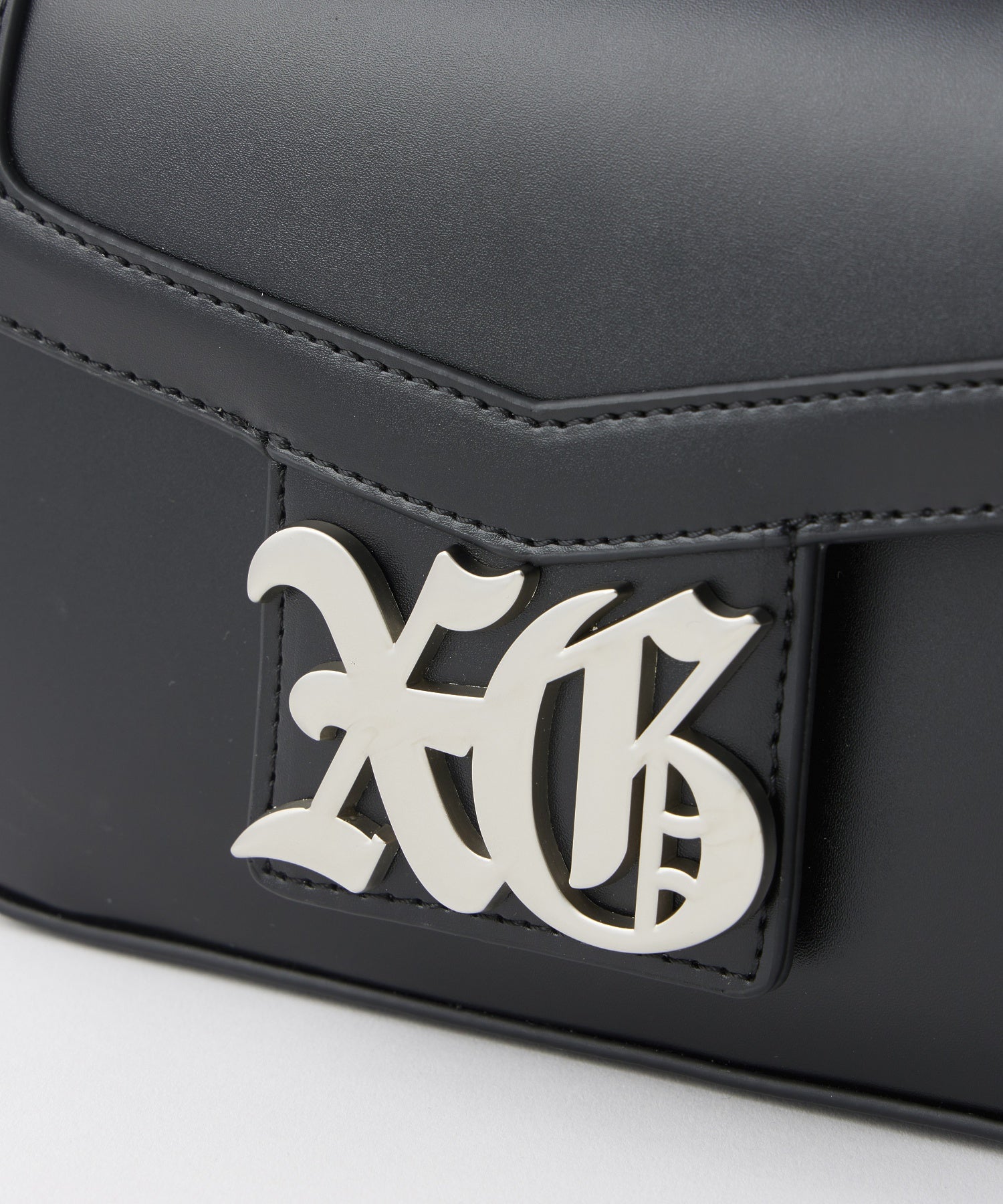 OLD ENGLISH LOGO BUCKLE 2WAY FAUX LEATHER BAG