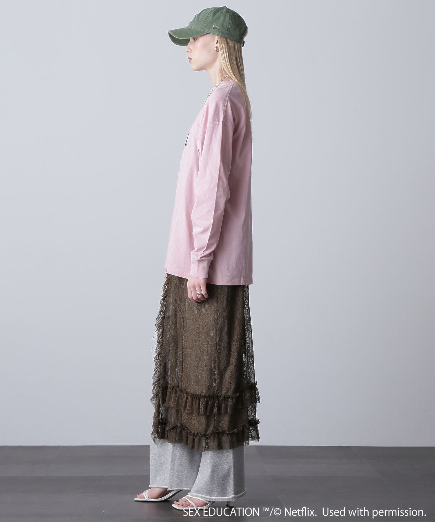 Netflix Series ‘SEX EDUCATION’ × ROSE BUD/MAEVE BOX LOGO TEE