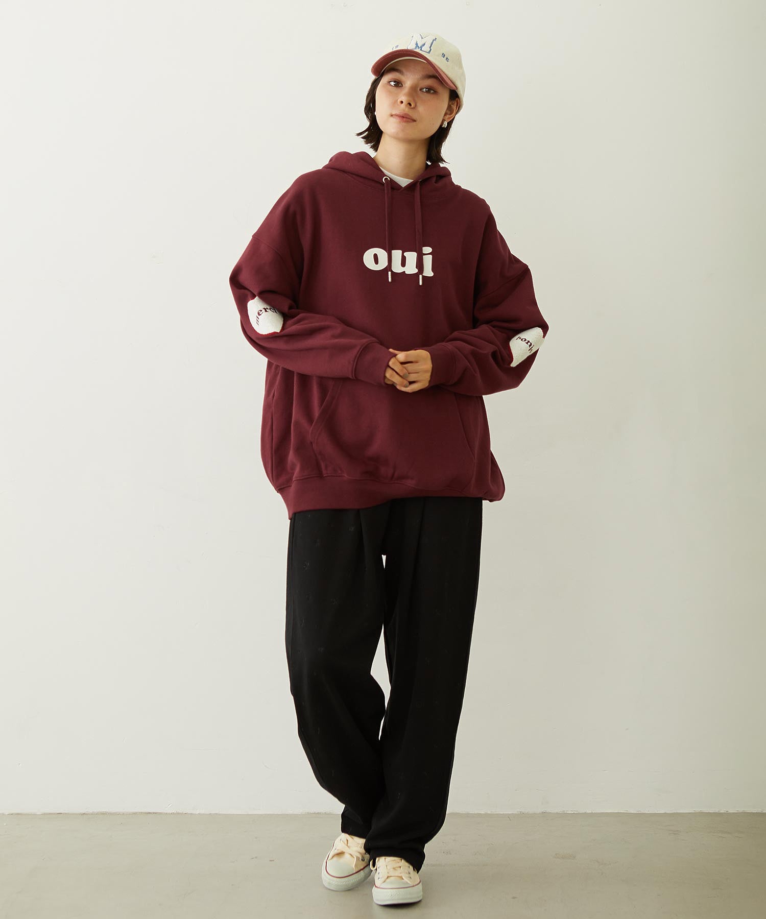 EMBROIDERY TUCK SWEAT PANTS