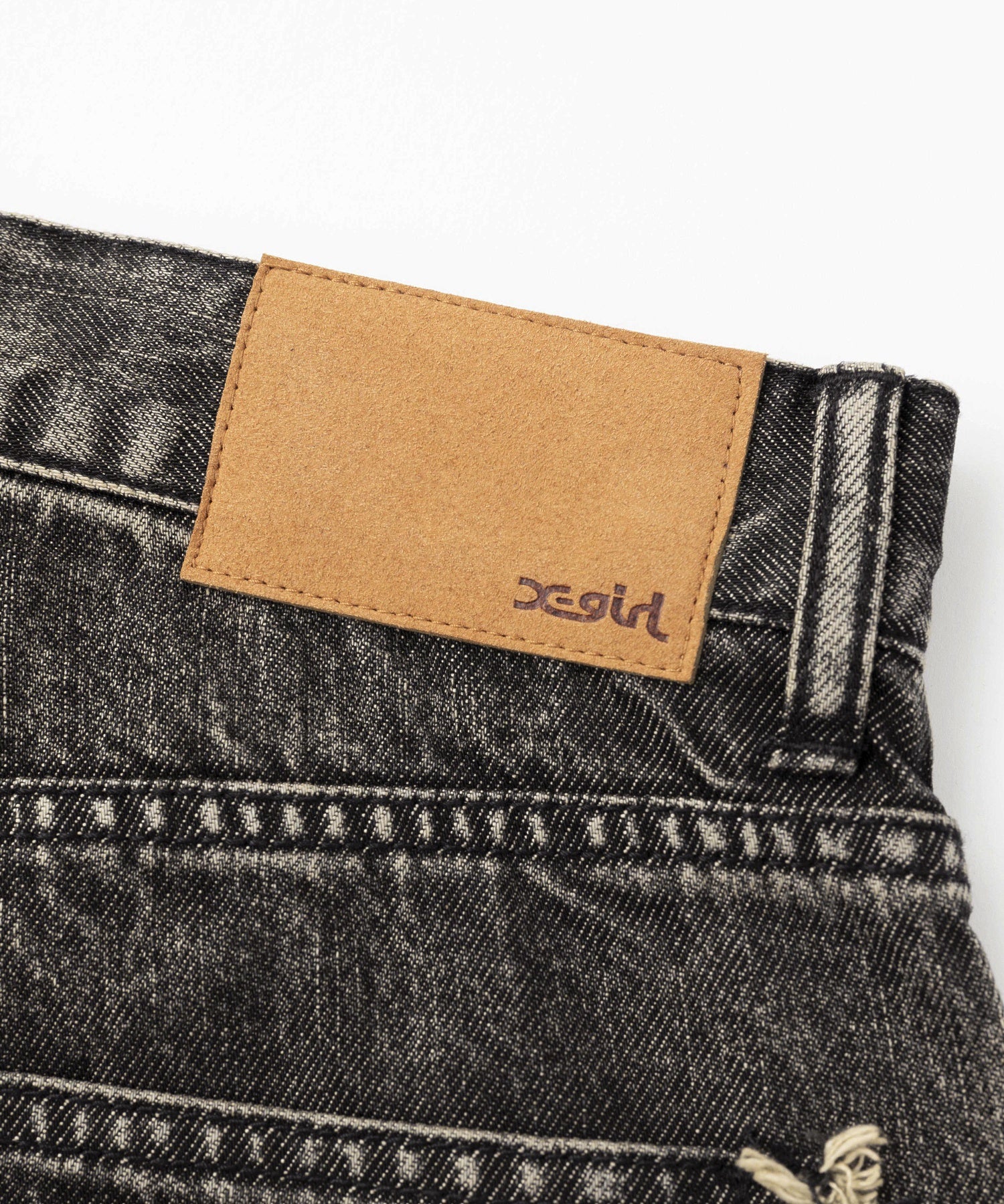 DISTRESSED LOOSE STRAIGHT DENIM PANTS