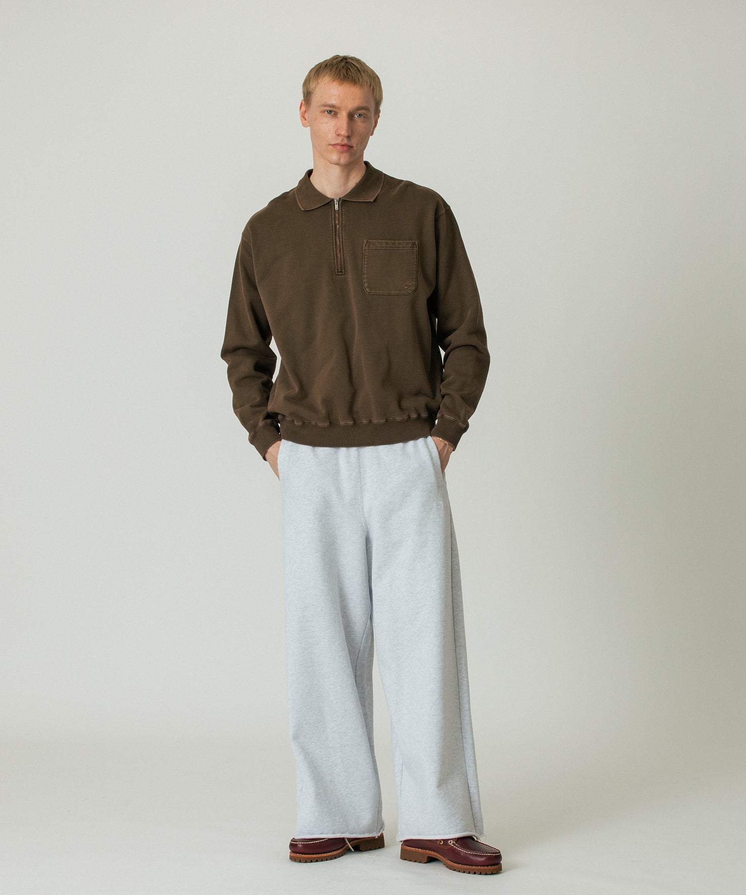 HALF ZIP SWEATSHIRT