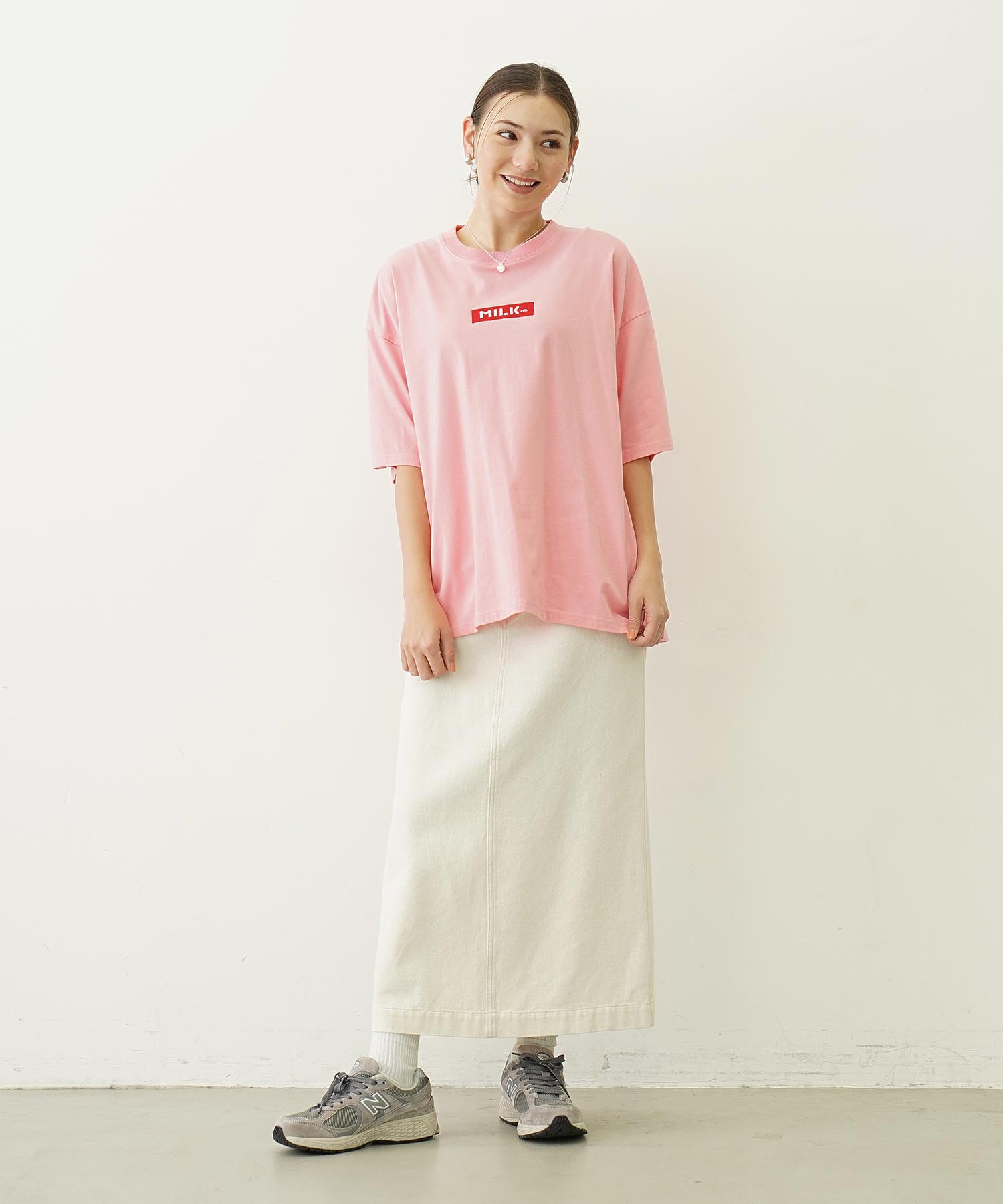 EMBROIDERY BAR WIDE S/S TEE