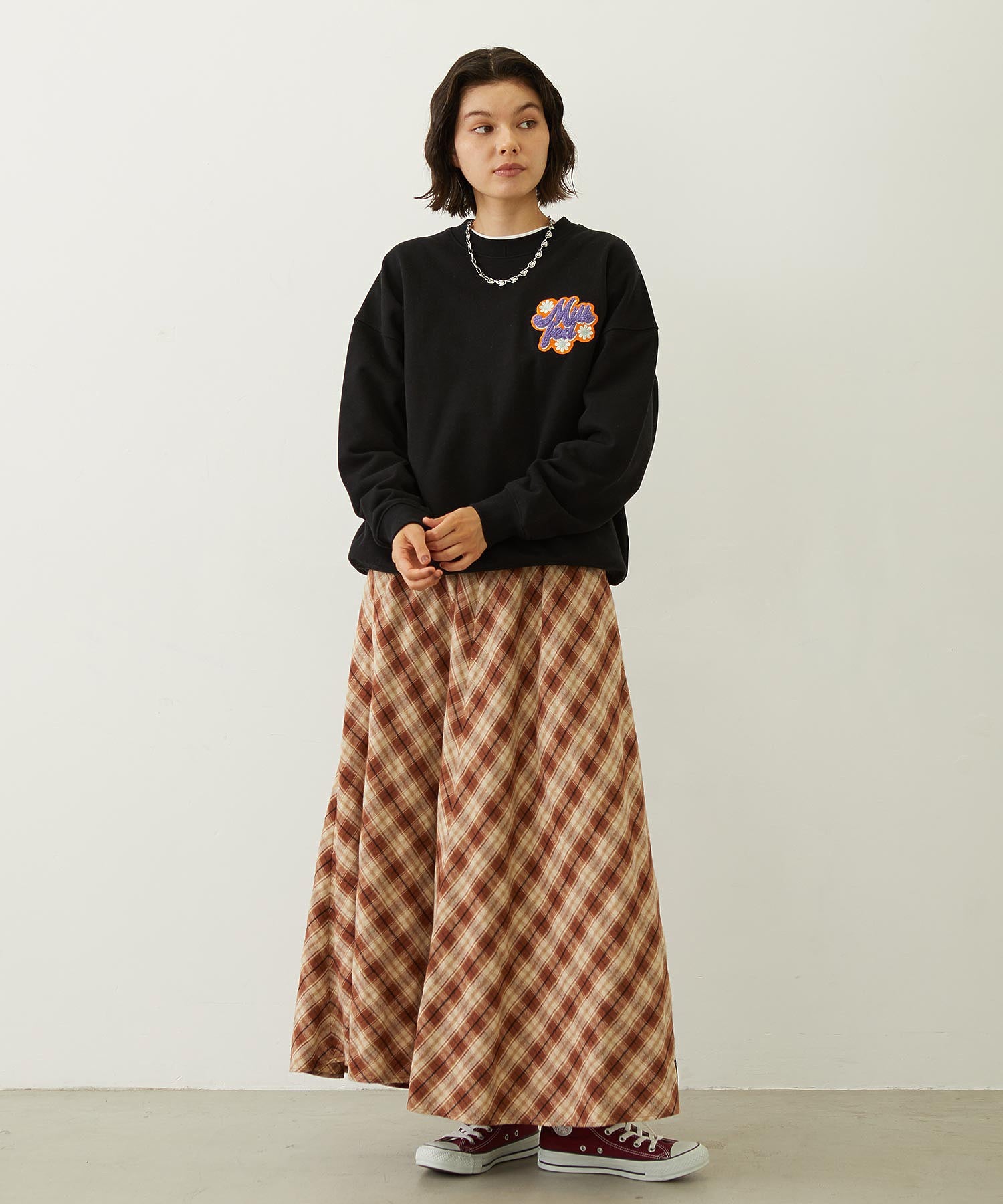 FLOWER LOGO CHENILLE EMBROIDERY SWEAT TOP
