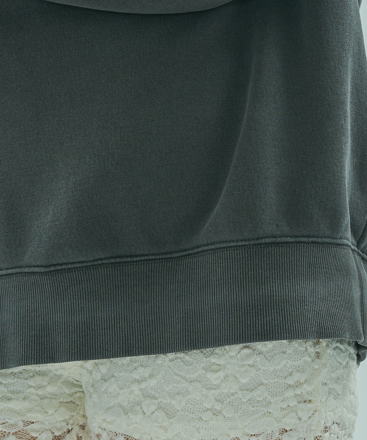 STENCIL GRAPHIC PULLOVER