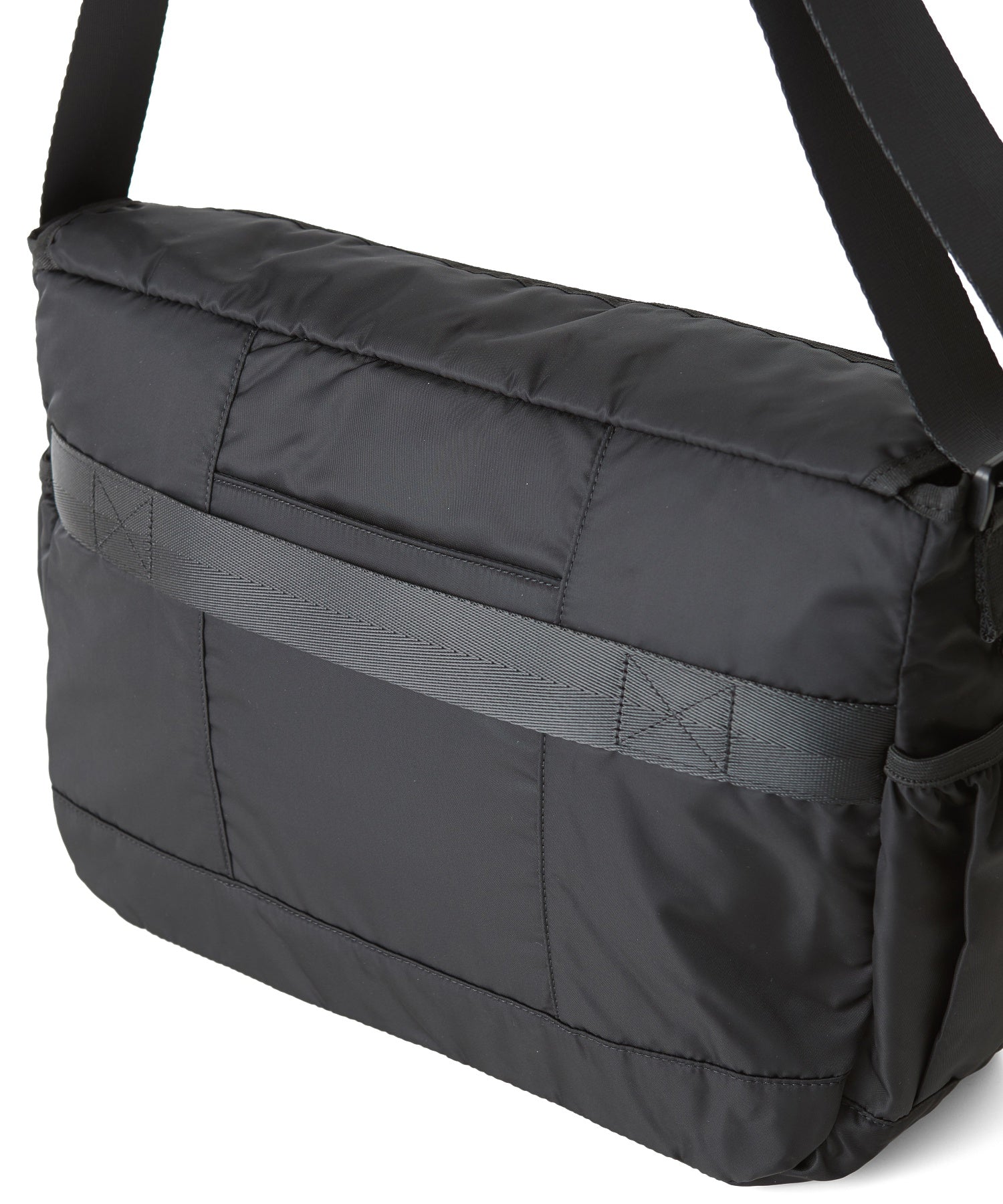 LOGO PLATE MESSENGER BAG MILKFED.