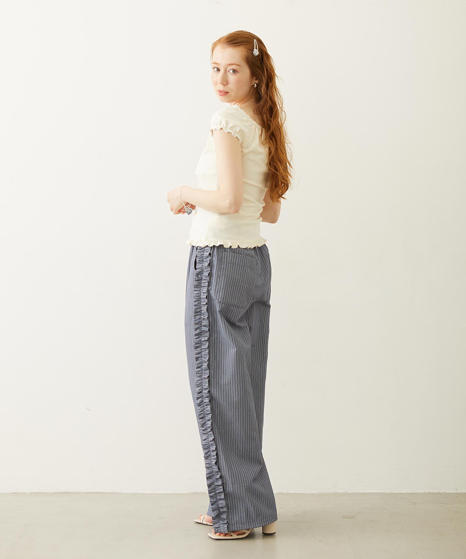 STRIPED RUFFLE PANTS