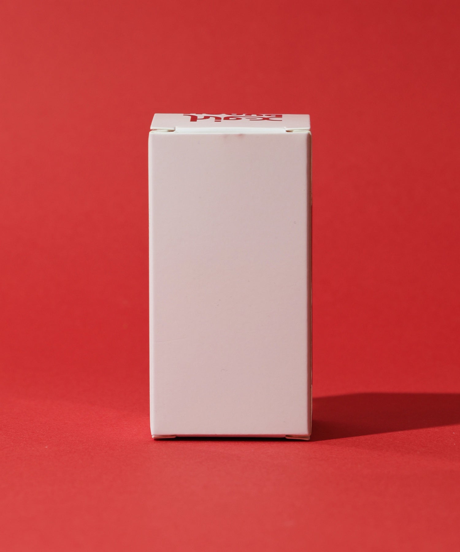 MILLS LOGO HEART HOLDING BUNNY FIGURE