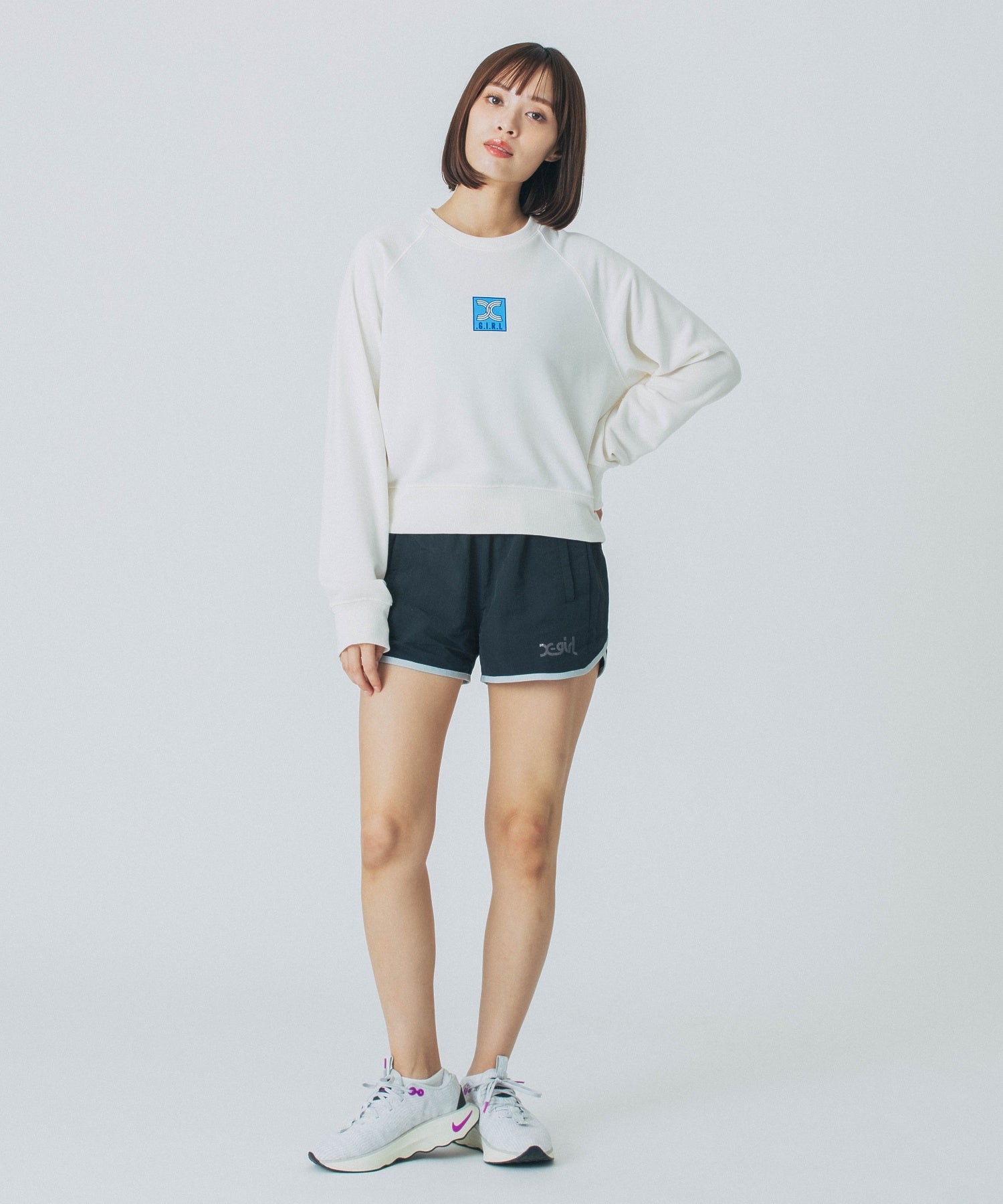 SHORT CREWNECK SWEATSHIRT