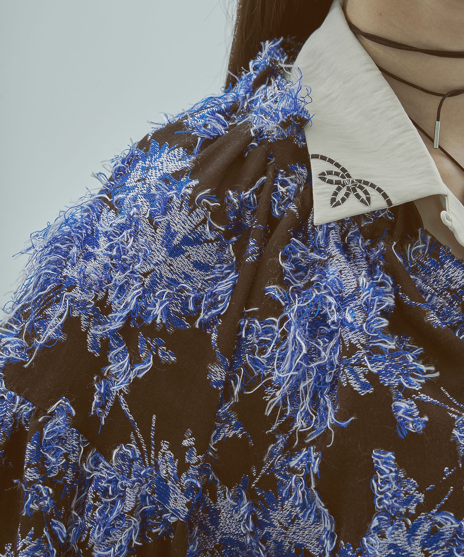 mag.by c/FLOWER JACQUARD BLOUSE