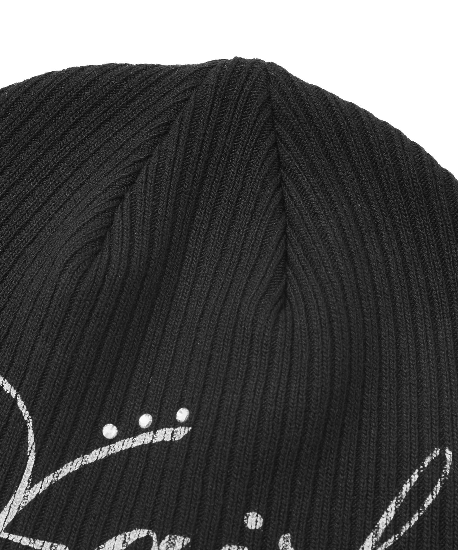 SPRAY LOGO AND STUDDED BEANIE