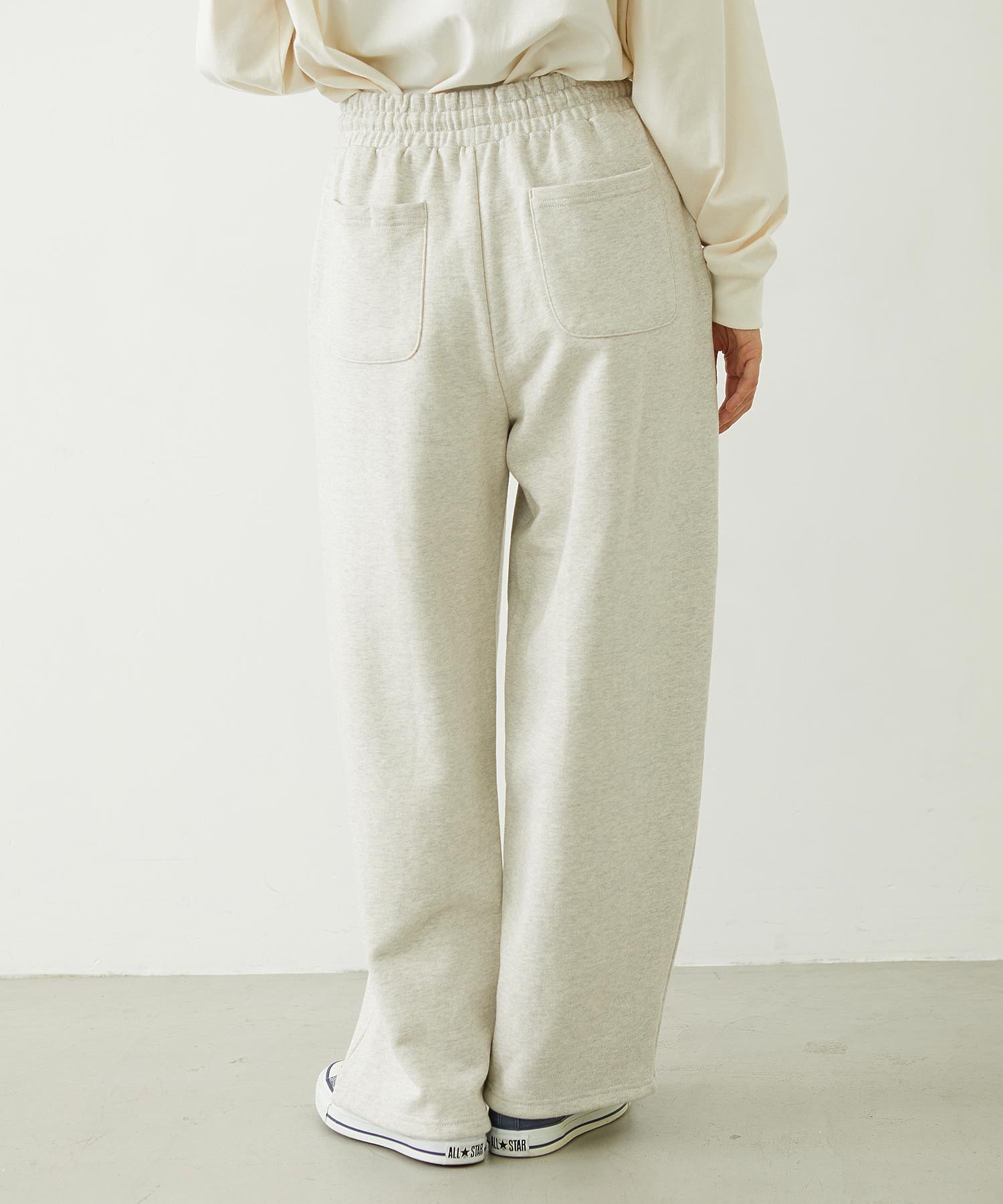 LOOSE SWEATPANTS
