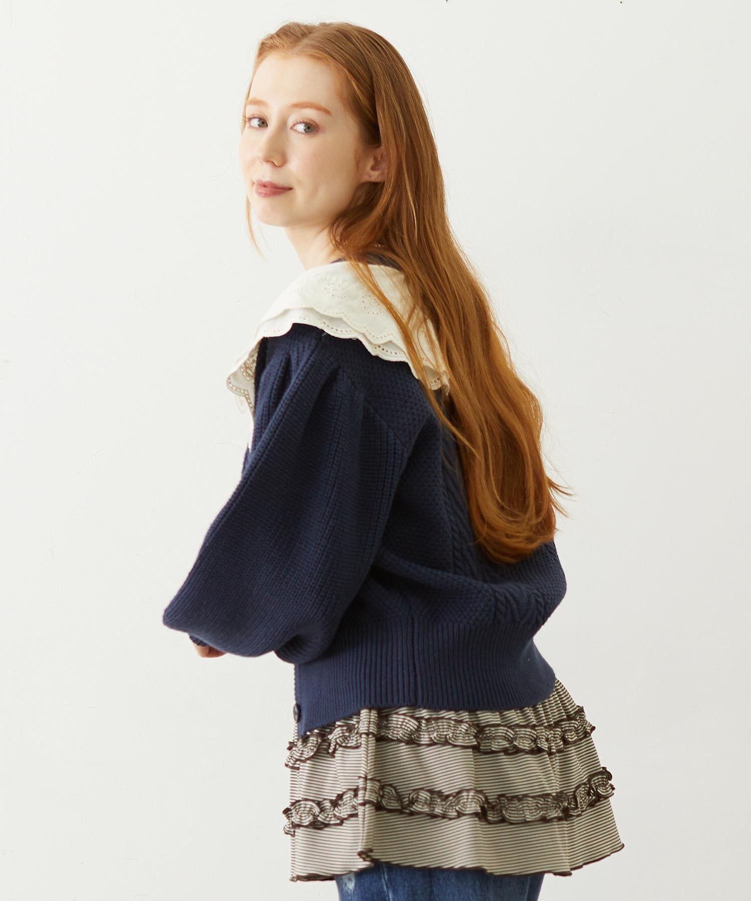 LACE COLLAR KNIT TOP