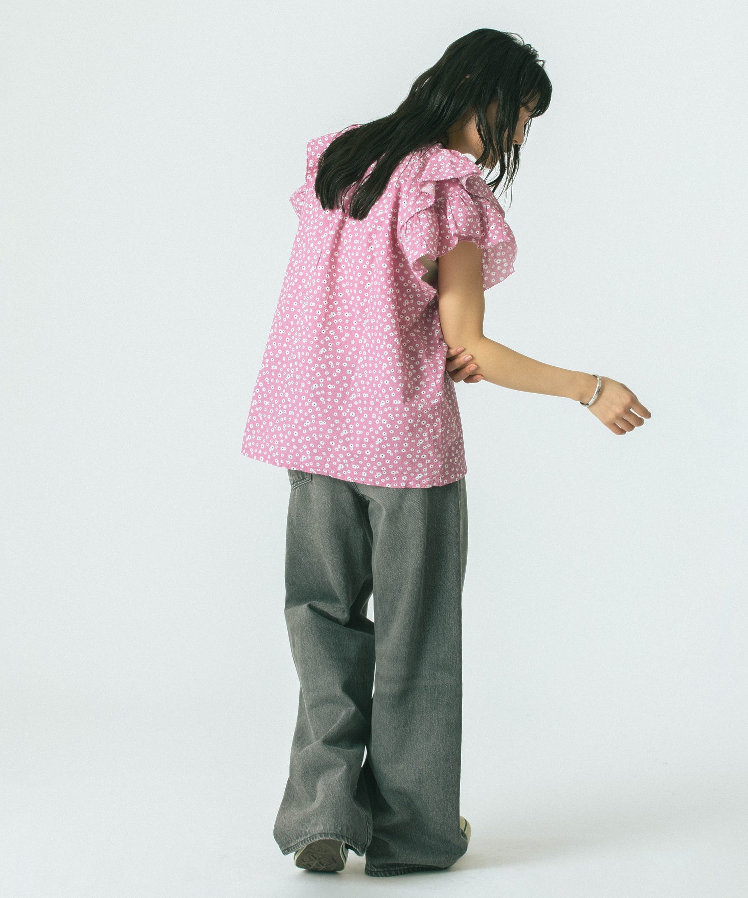 【WEB・一部店舗限定】SUCKER FRILL BLOUSE