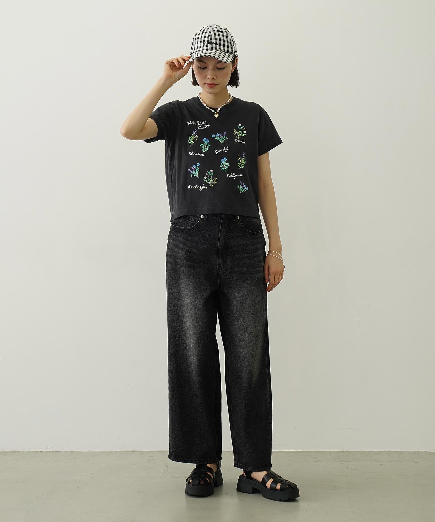 FLOWER PRINT AND EMBROIDERY COMPACT S/S TEE