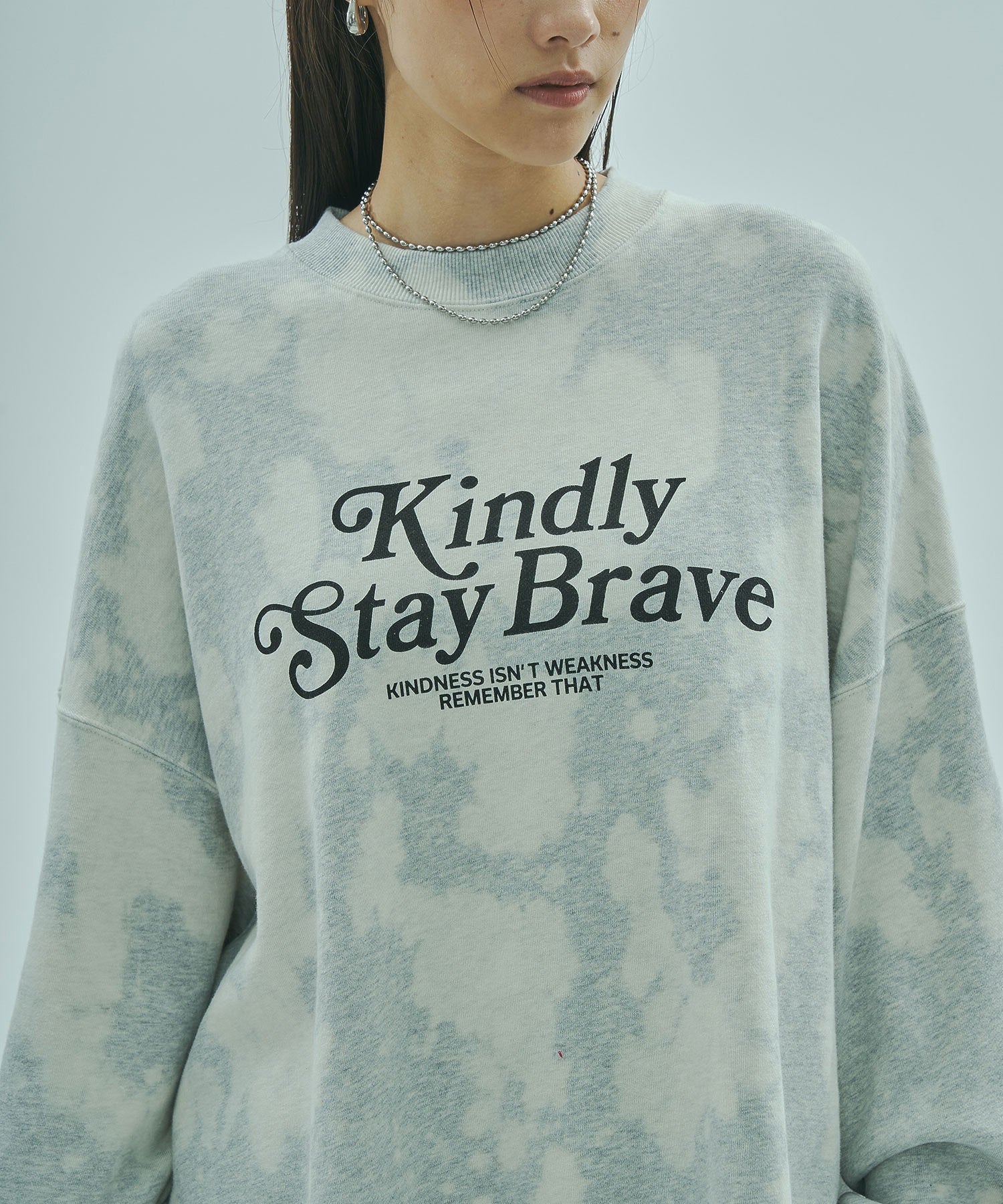 mag.by c/BLEACH L/S SWEAT