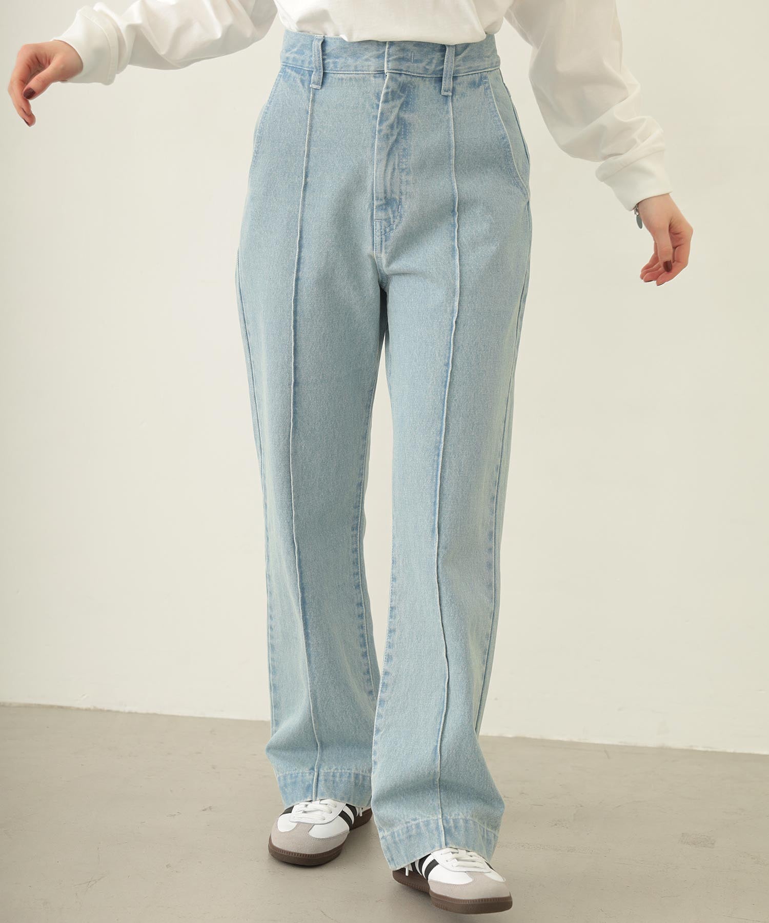CENTER PLEAT DETAIL DENIM PANTS