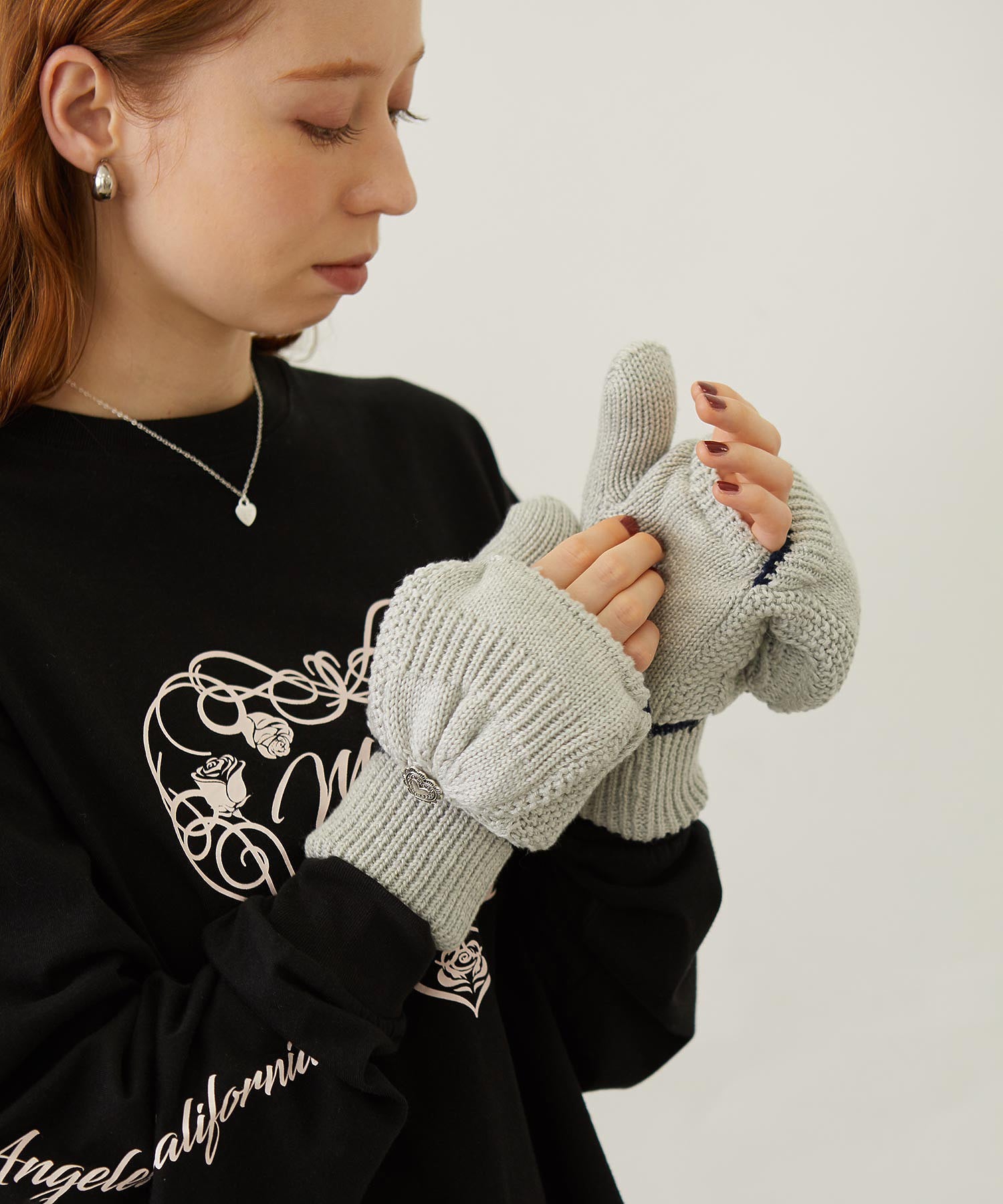 HEART CABLE MITTENS