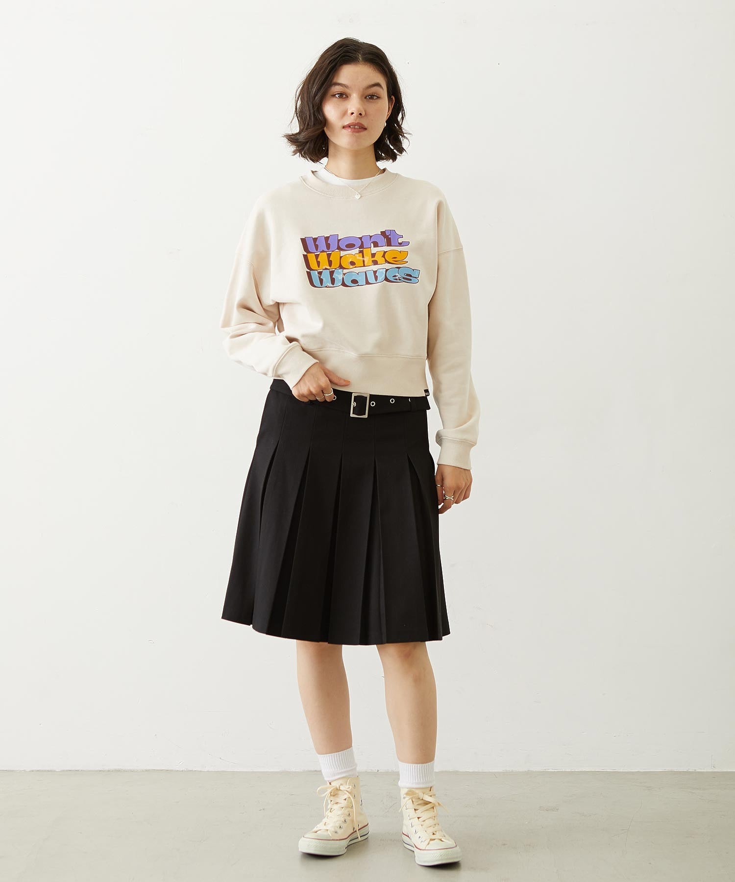 THREE-TIERED LOGO CLEAR PRINT SHORT CREW SWEAT