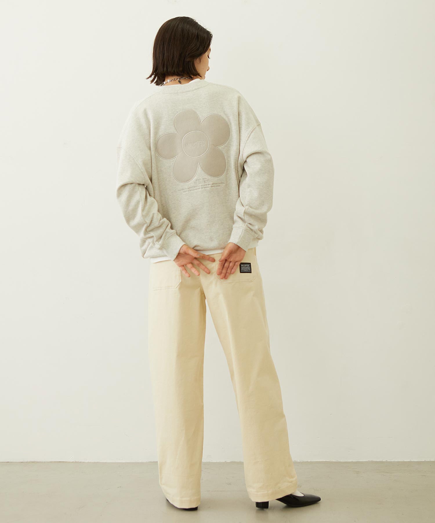 FLOWER ELBOW PATCH SWEAT TOP