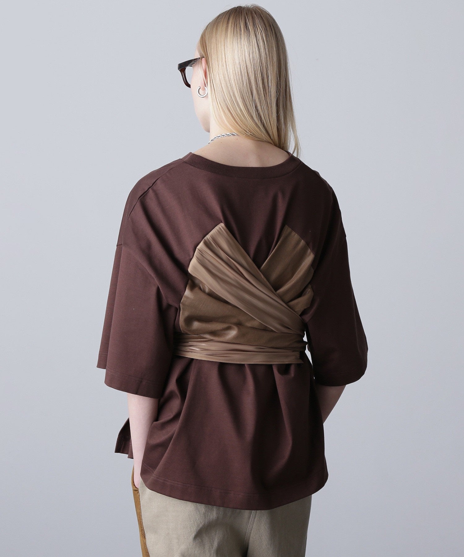 mici/BACK RIBBON S/S TEE