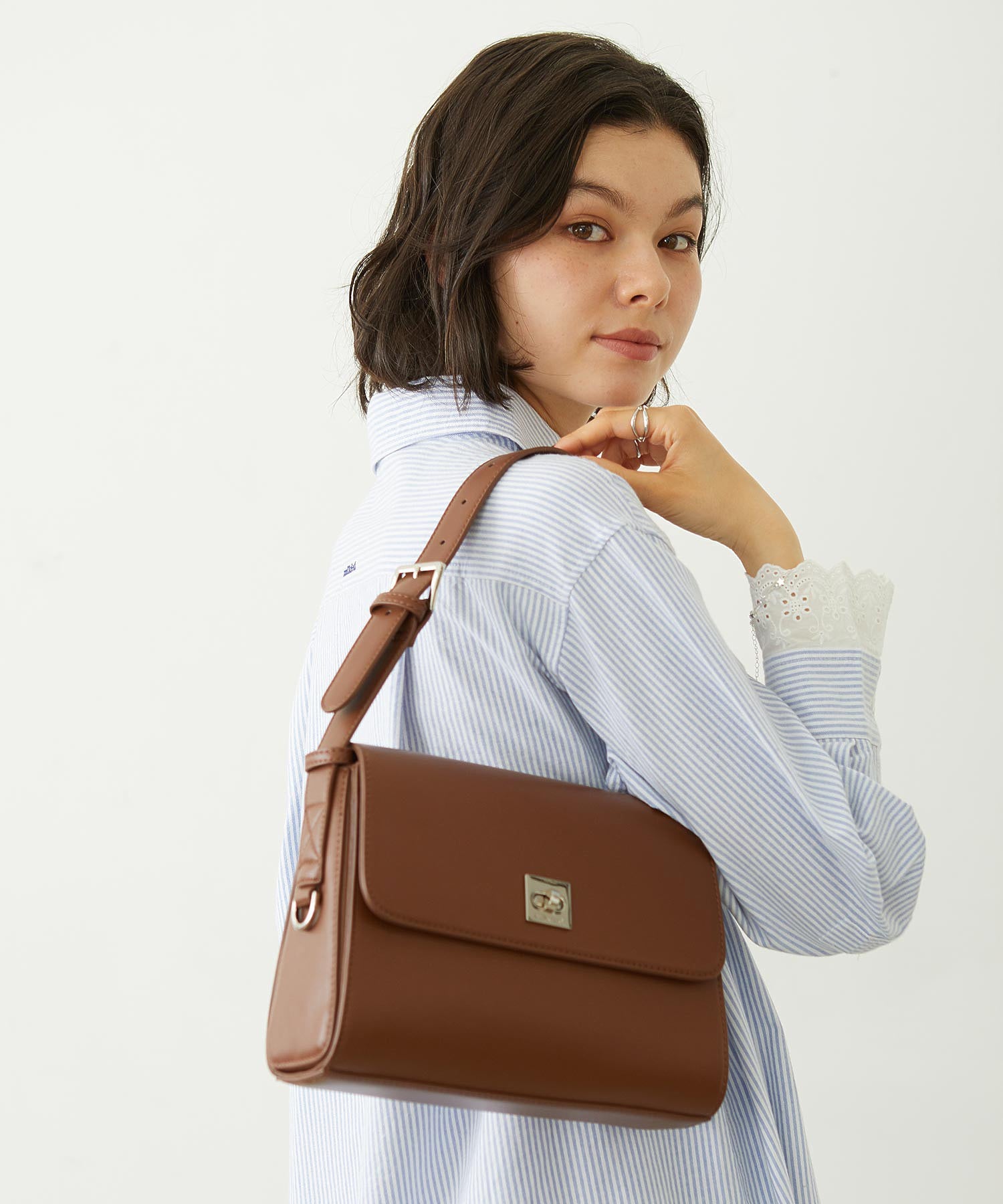 TRAPEZOID SHOULDER BAG