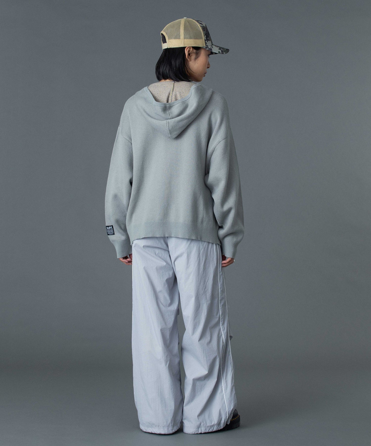 SIDE SCRIPT LOGO TRUCKER CAP