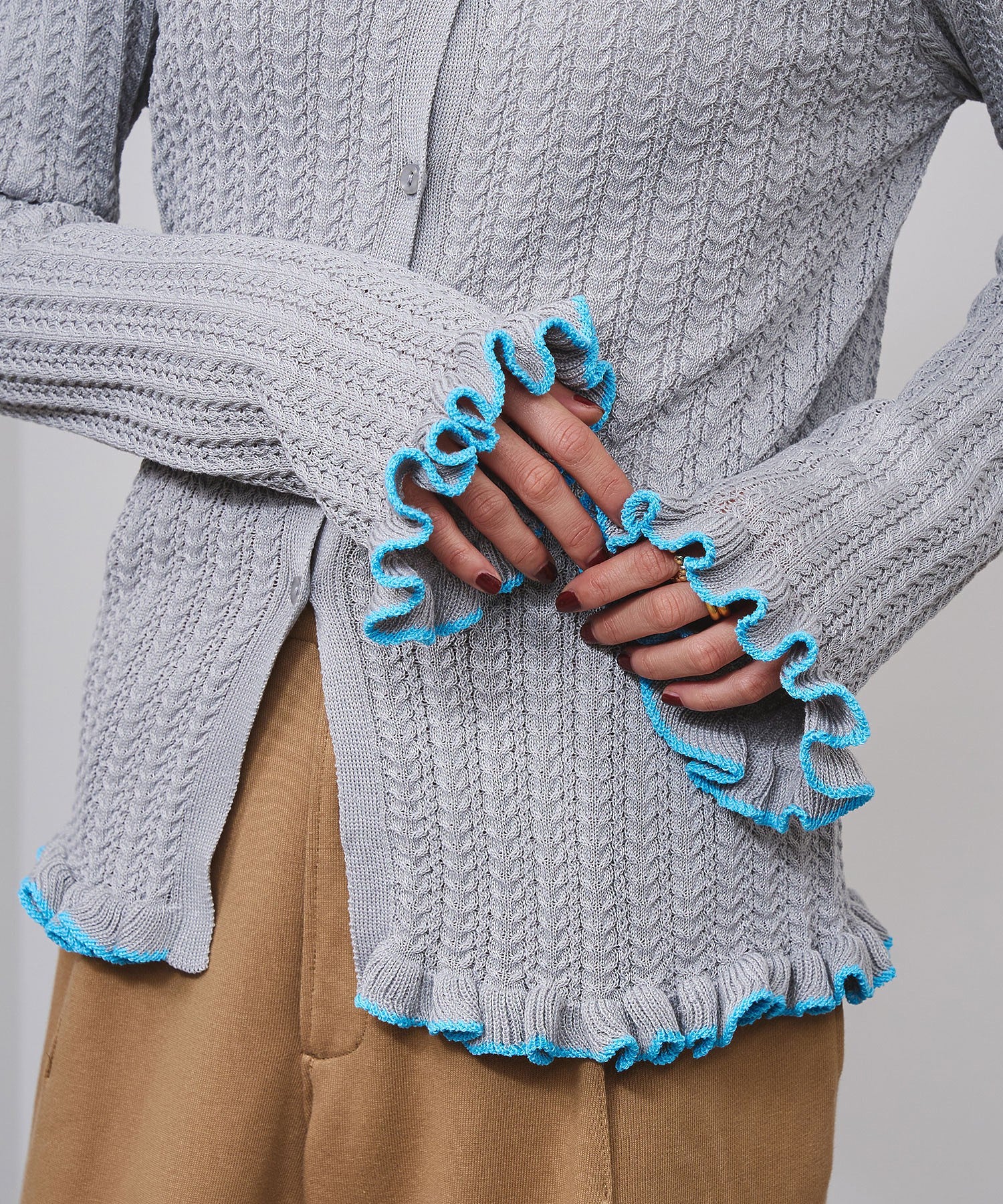 RUFFLED KNIT CARDIGAN