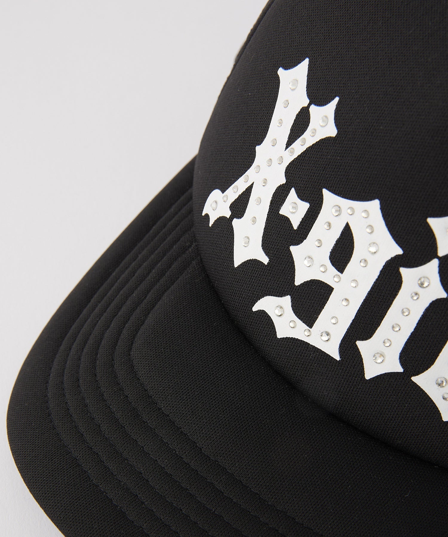 GOTHIC LOGO TRUCKER CAP