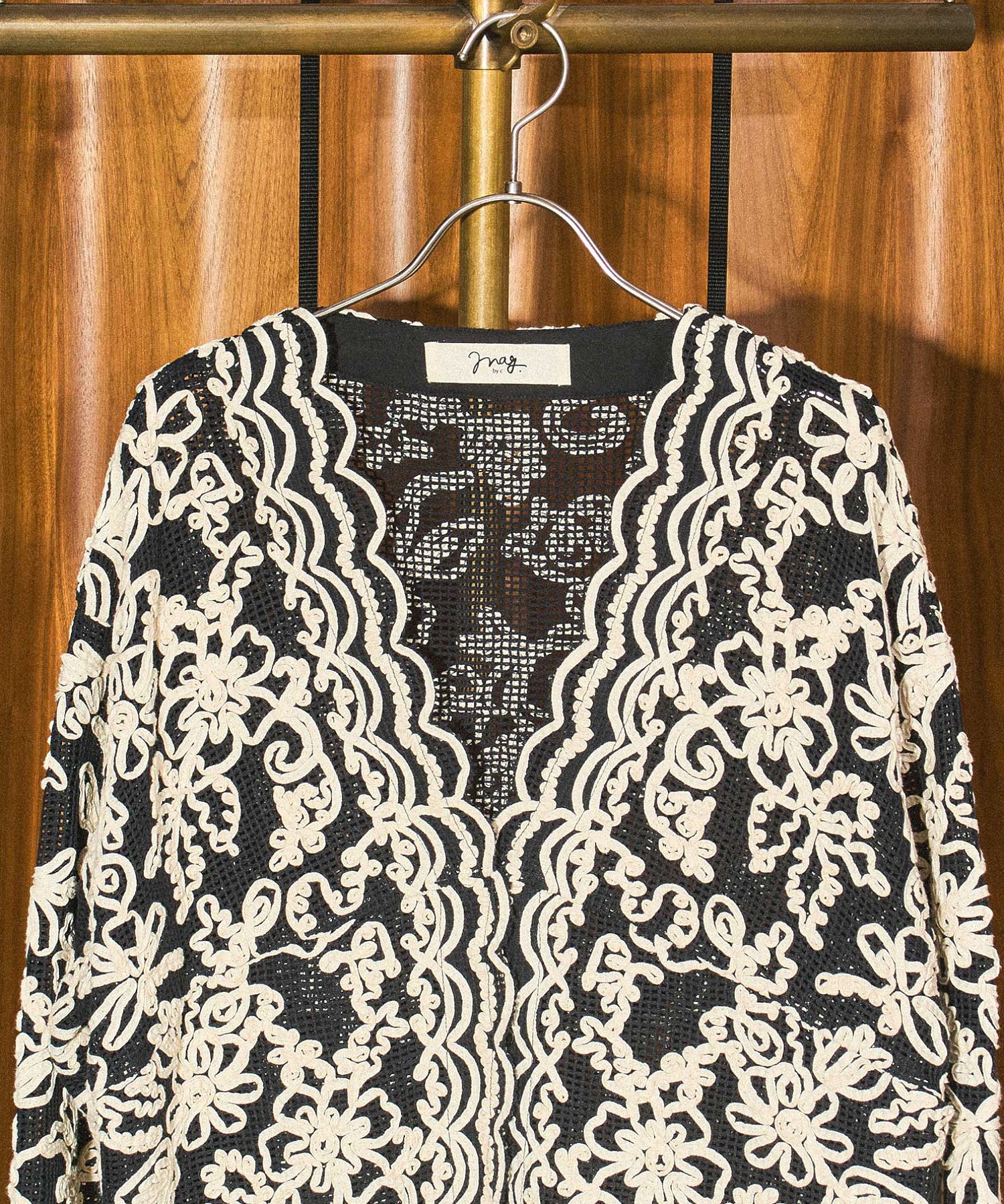 mag.by c/EMBROIDERY MESH SHIRT