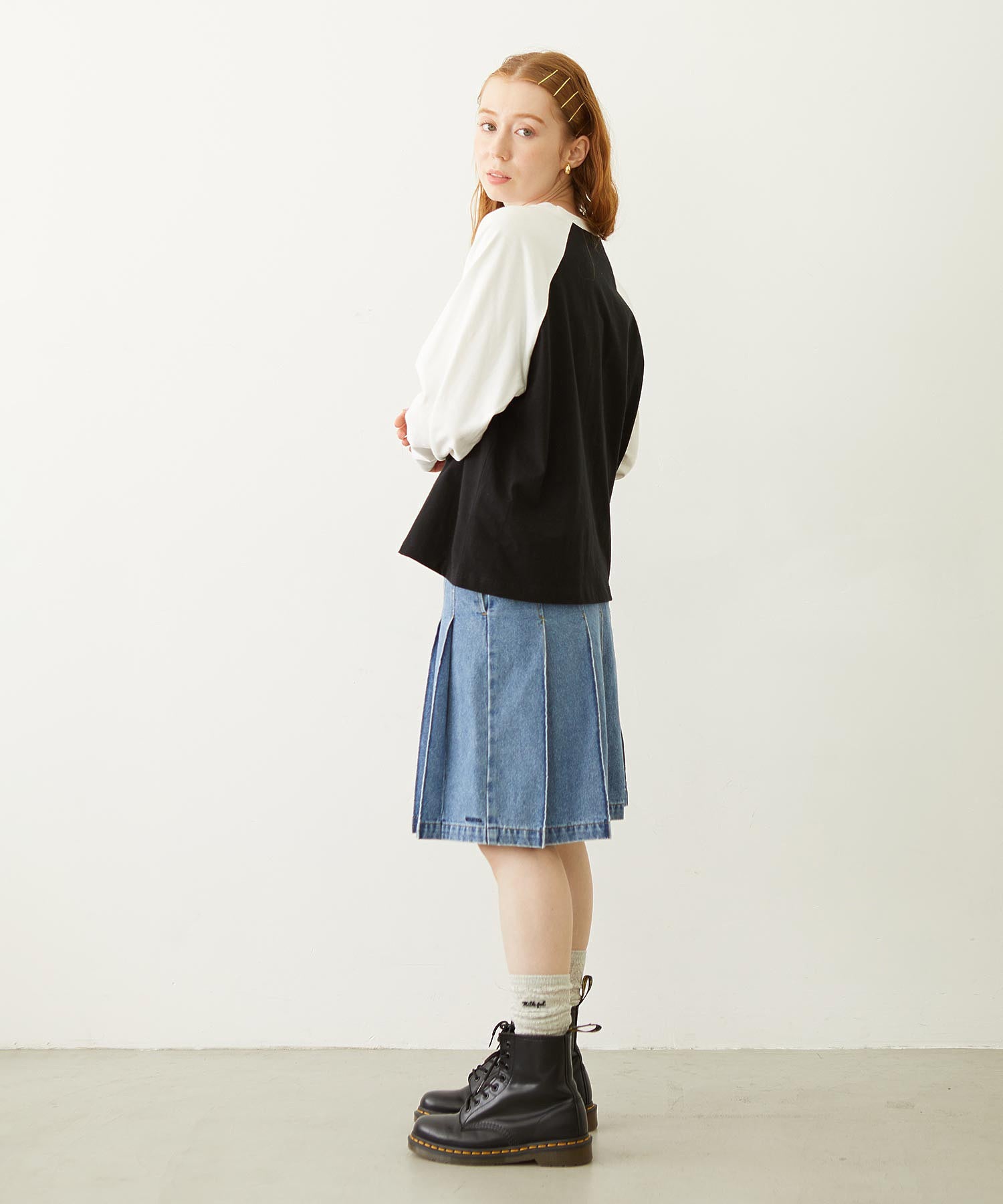 PLEATED DENIM SKIRT